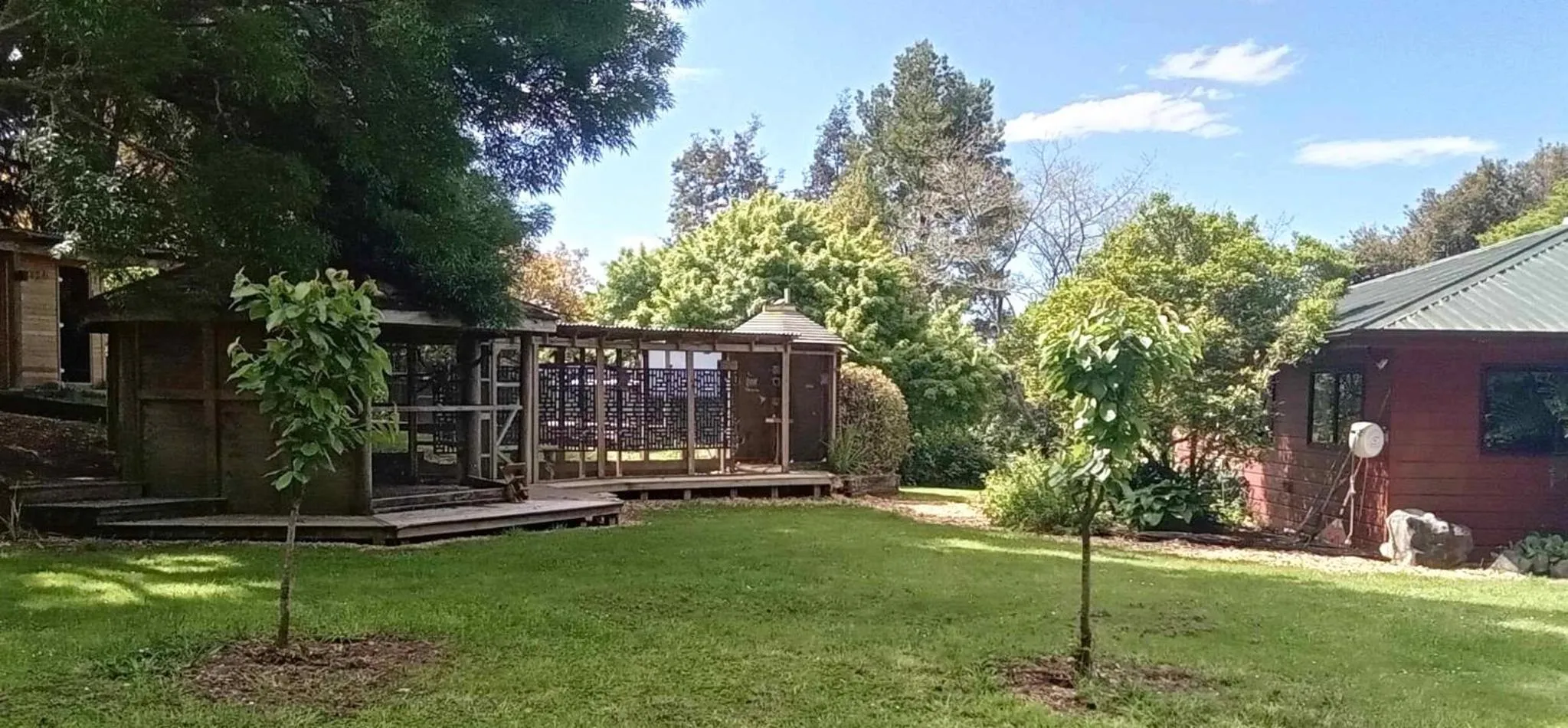 Property building in Golden Caves - Bed and Breakfast