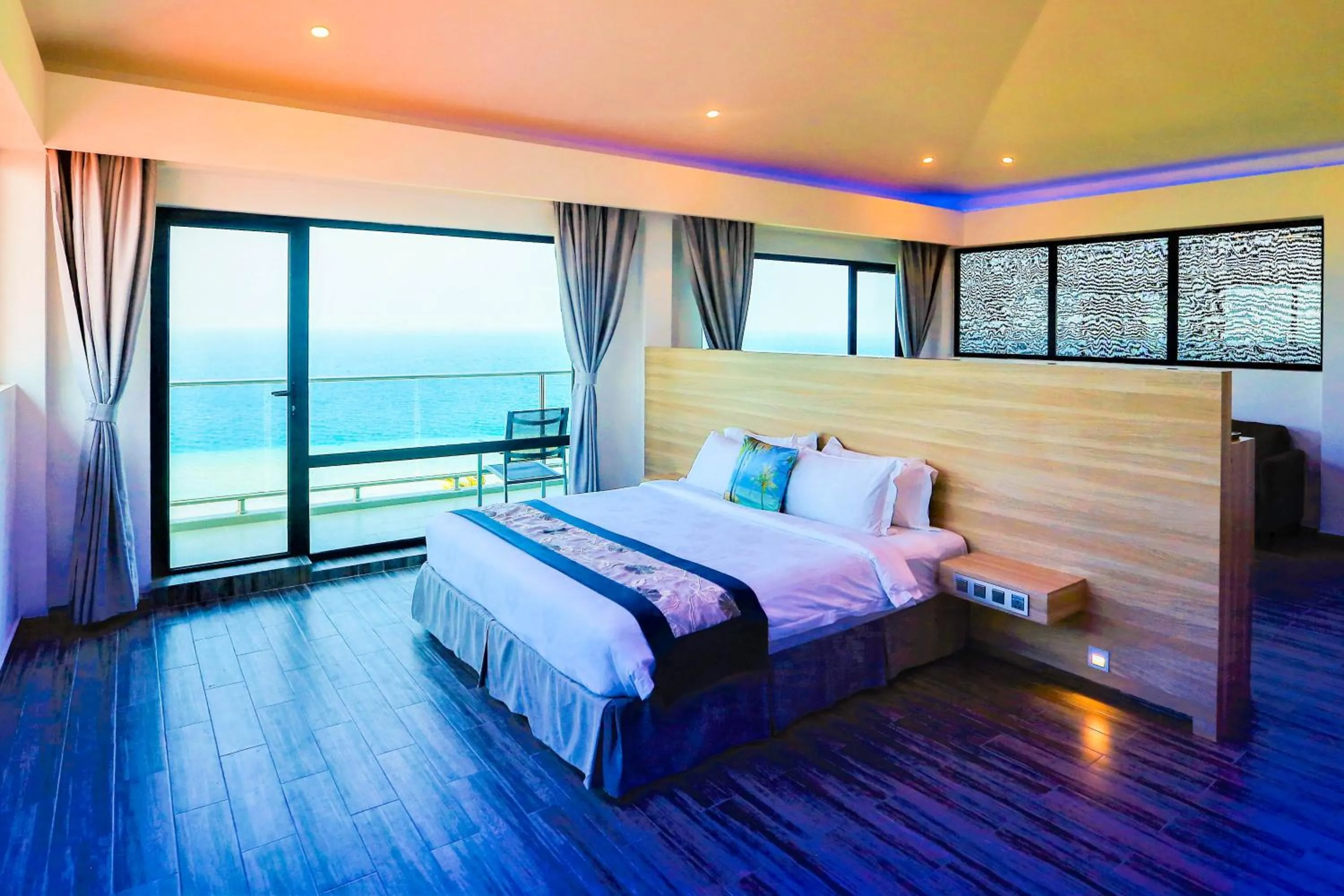 Sea view, Bed in Kaani Grand Seaview