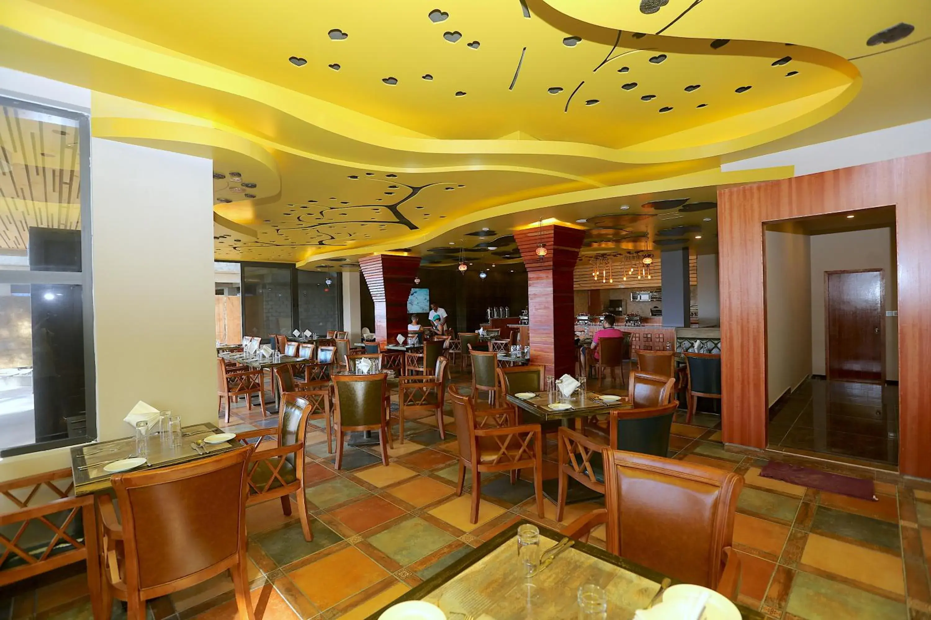 Restaurant/places to eat in Kaani Grand Seaview Restaurant/places to eat in Kaani Grand Seaview