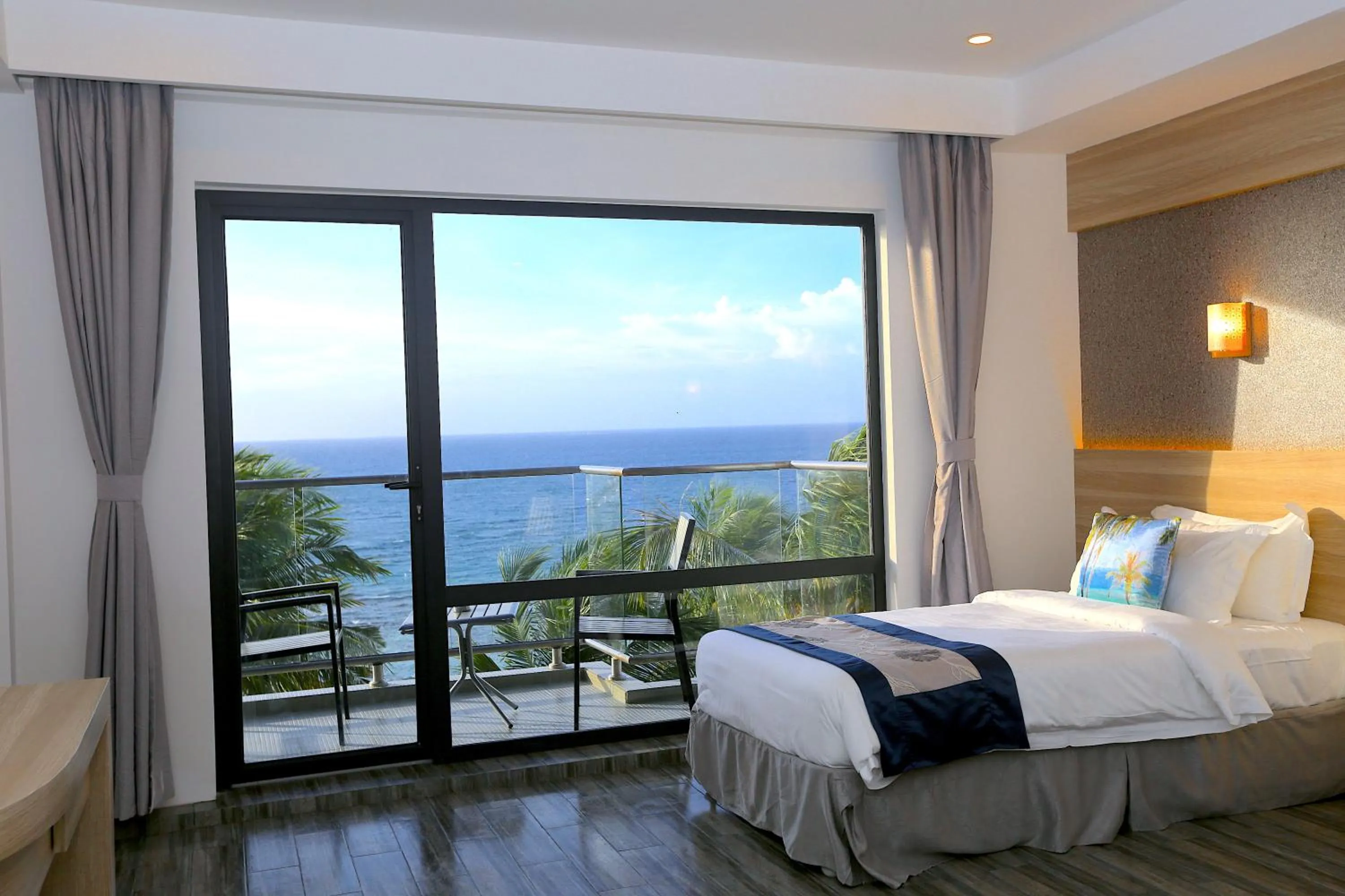 Balcony/Terrace, Bed in Kaani Grand Seaview