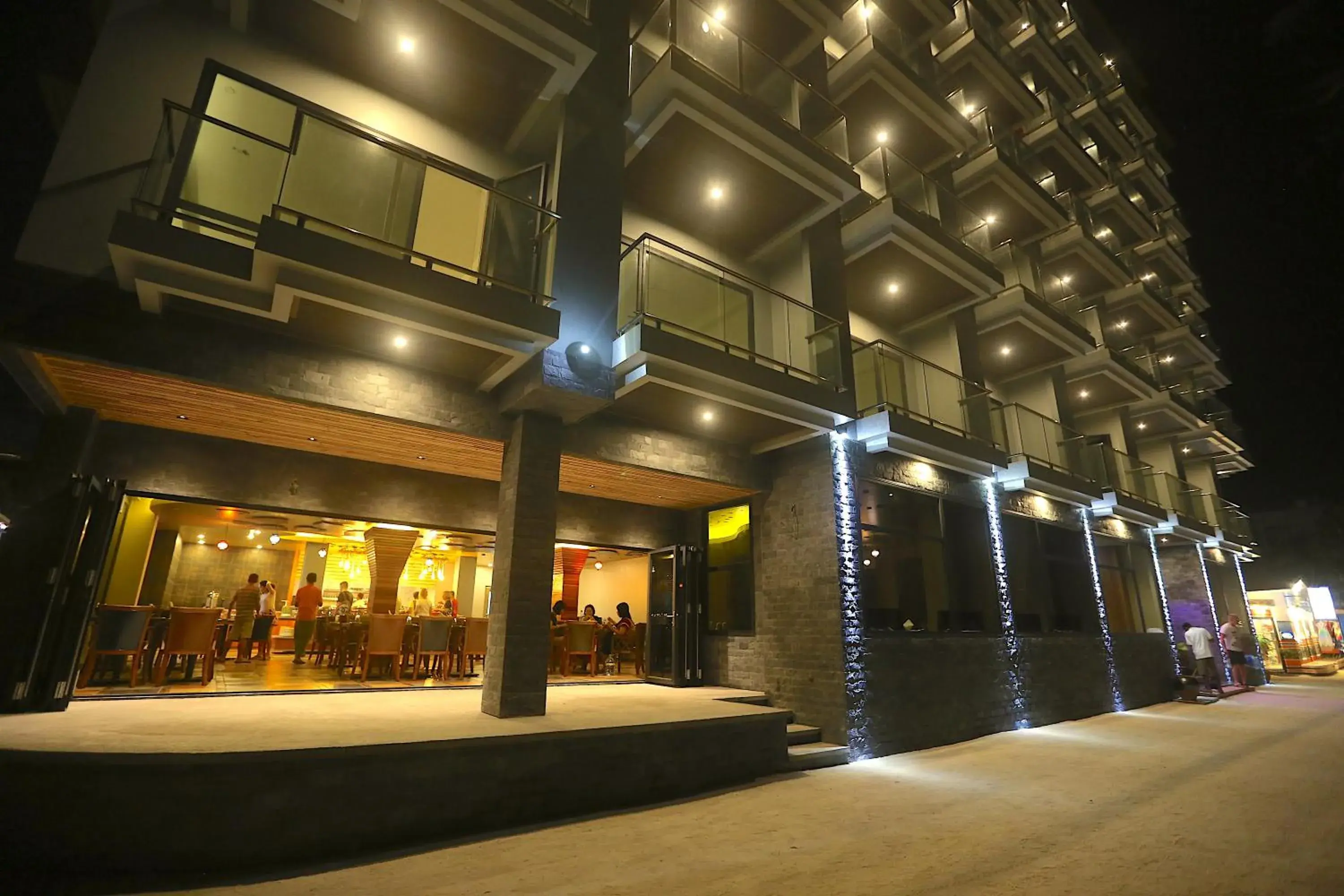 Restaurant/places to eat in Kaani Grand Seaview Restaurant/places to eat in Kaani Grand Seaview