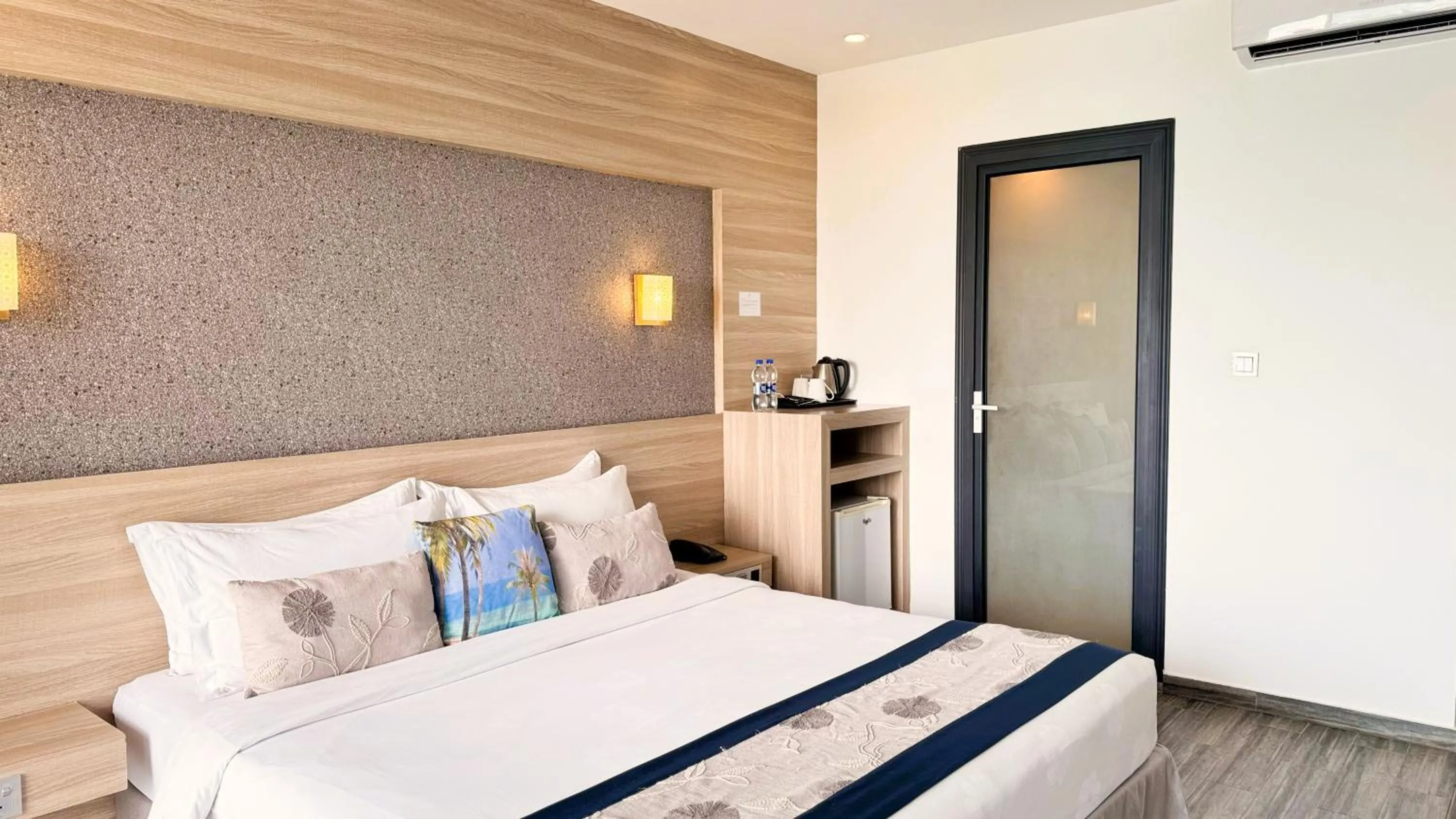 Bedroom, Bed in Kaani Grand Seaview