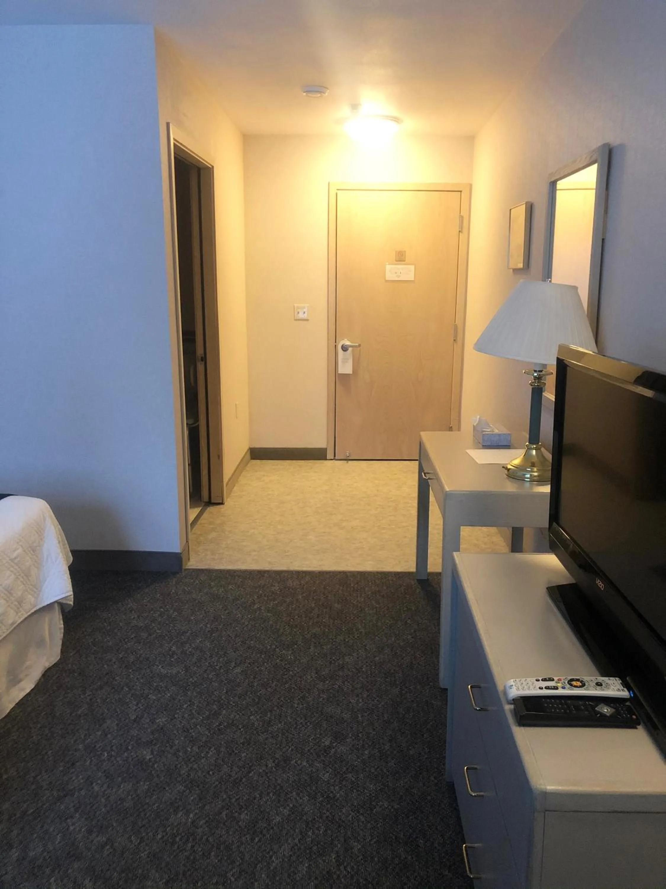 Facade/entrance, Bed in Aurora Denali Lodge