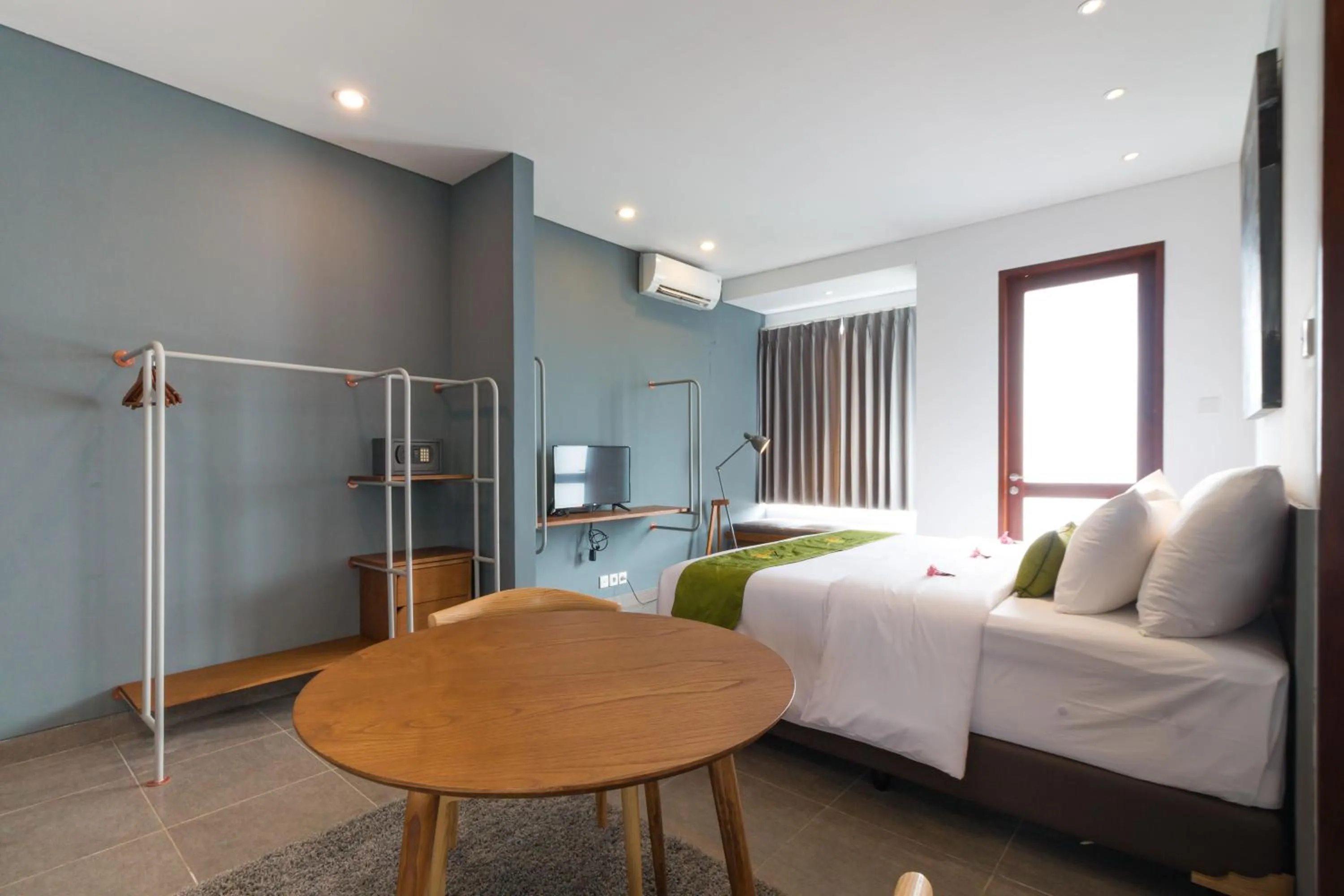 Photo of the whole room, Bed in Sanur Art Villas