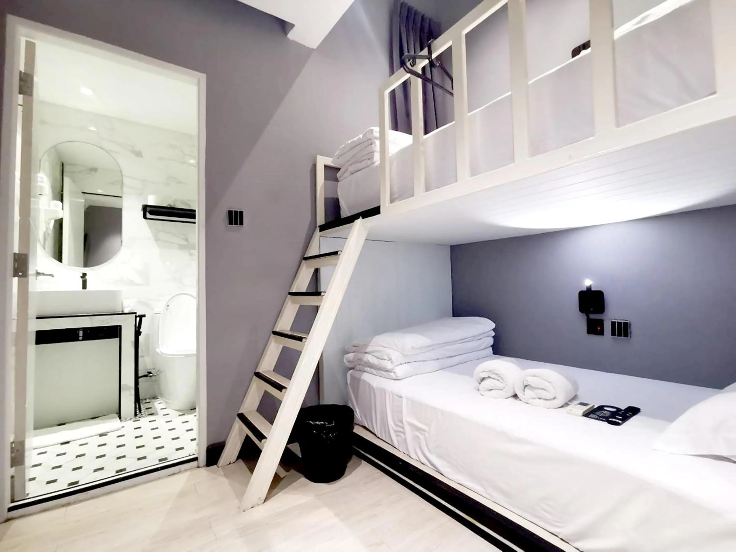 Bathroom, Bed in Narawad Boutique Hotel