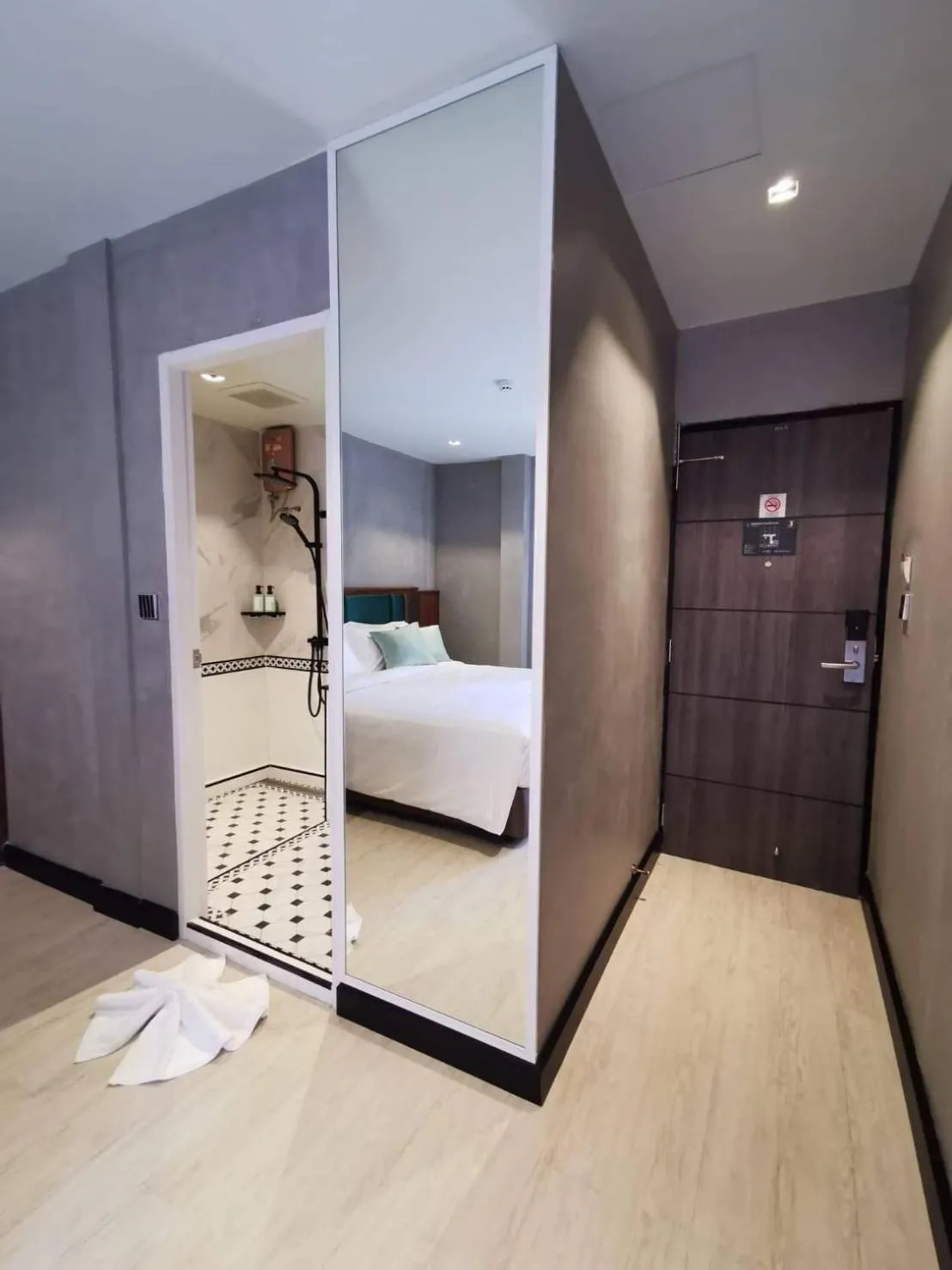 wardrobe, Bed in Narawad Boutique Hotel