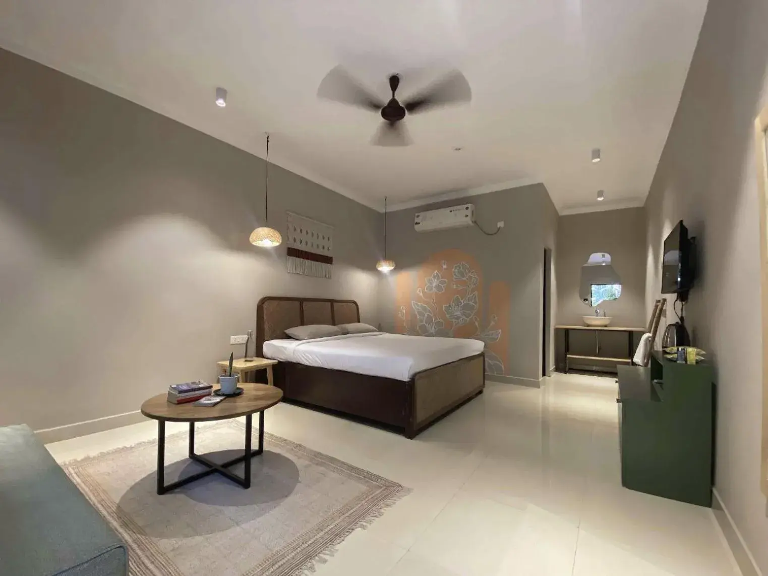 Superior King Room in The Unallome, Morjim Superior King Room in The Unallome, Morjim