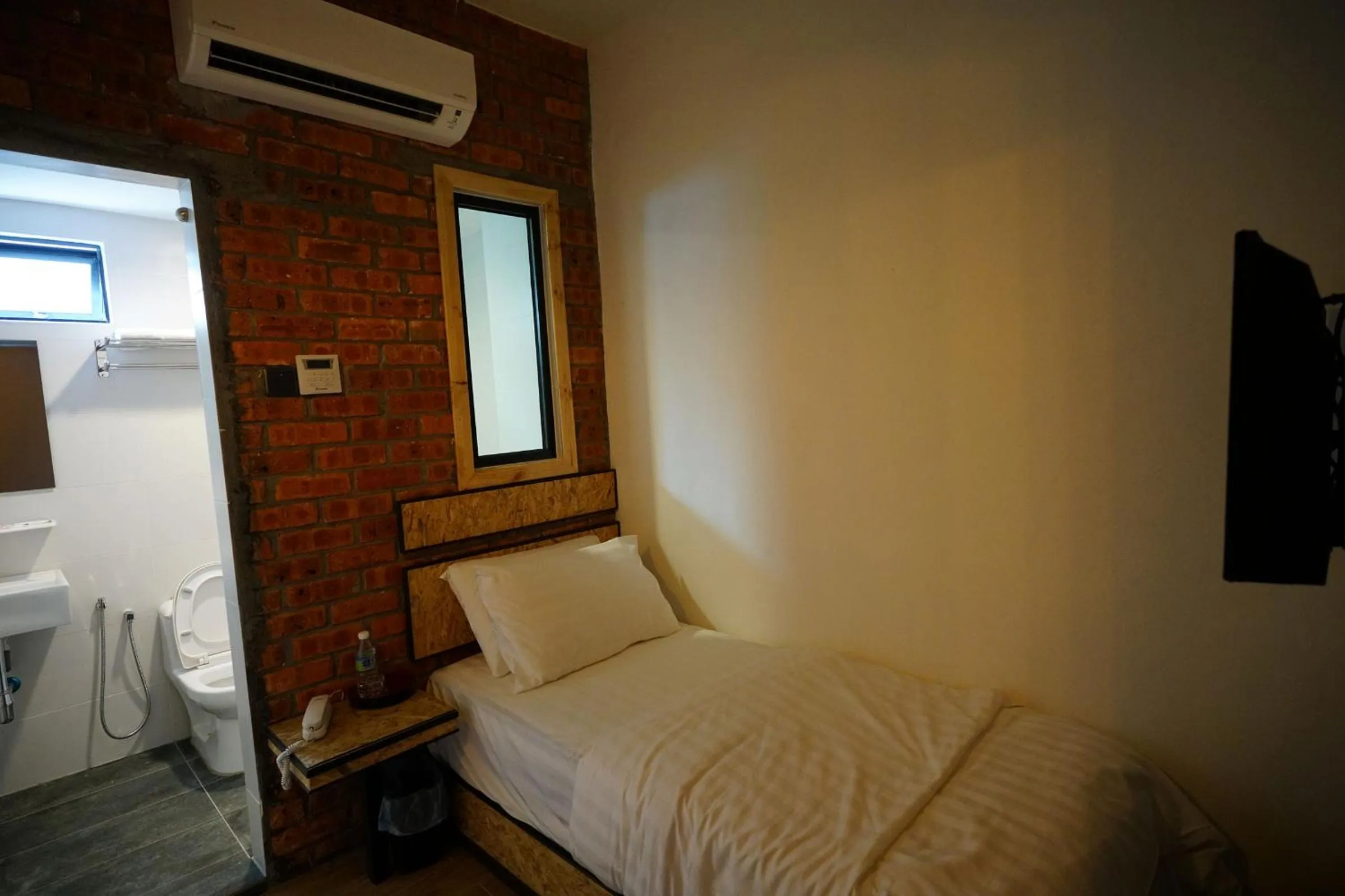 Bedroom, Bed in Brick Box Hotel @ Oldtown Ipoh