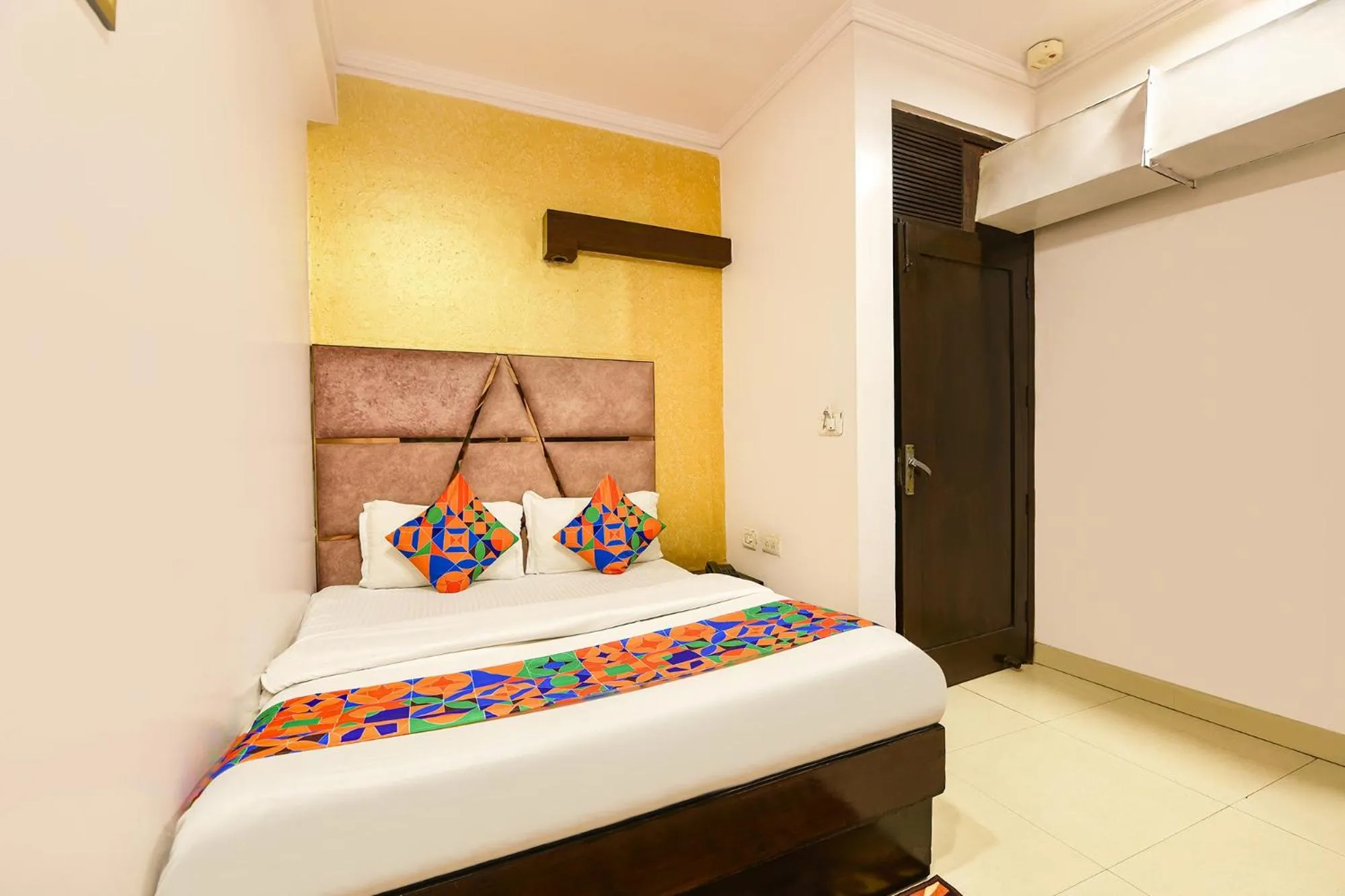FabHotel Delhi Continental