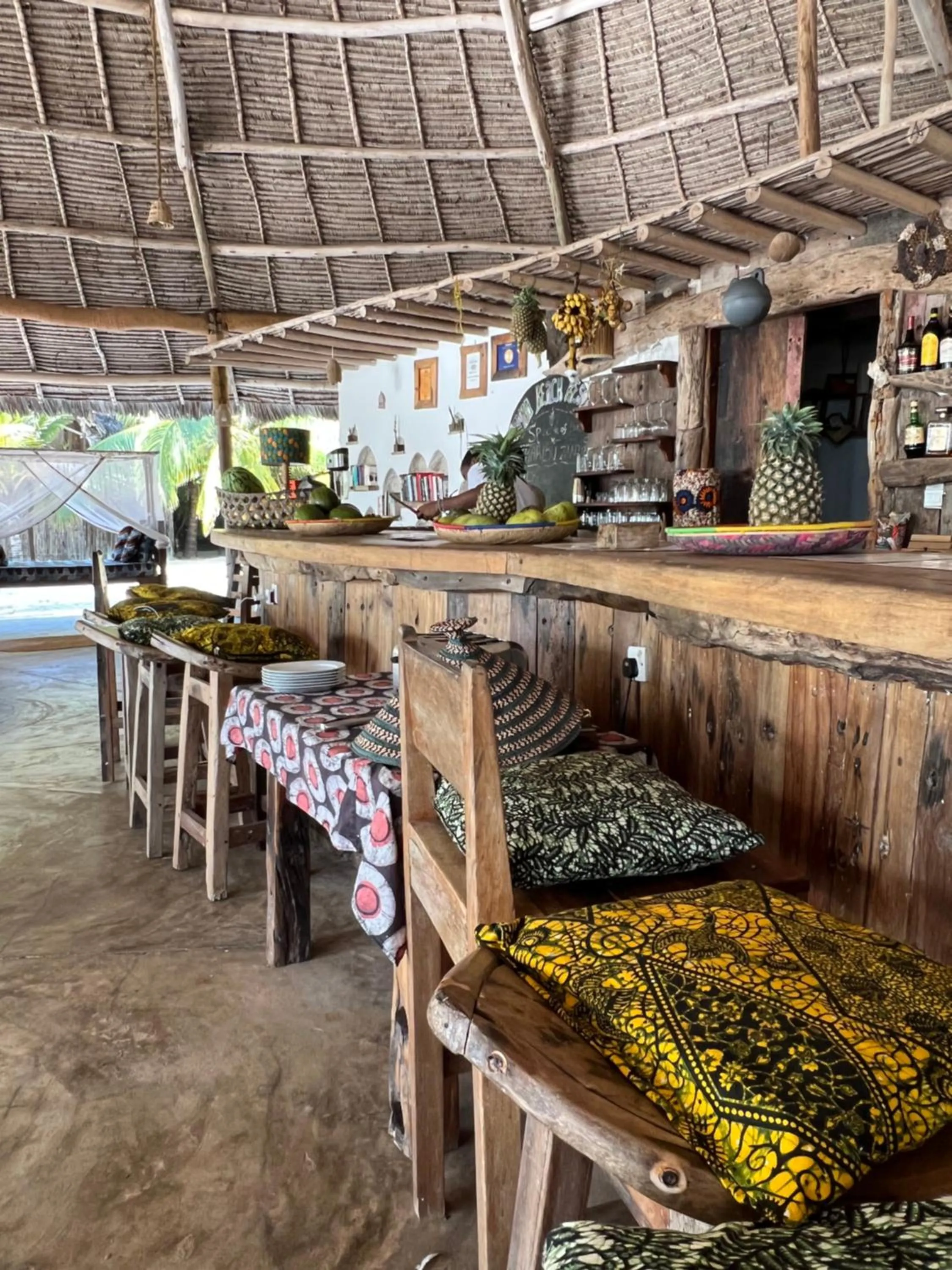 Restaurant/places to eat in Ujamaa Beach Resort