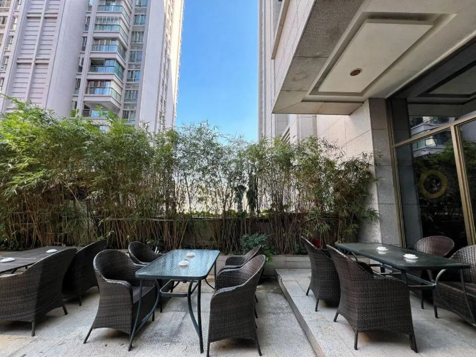 Menshine Gloria Plaza Hotel