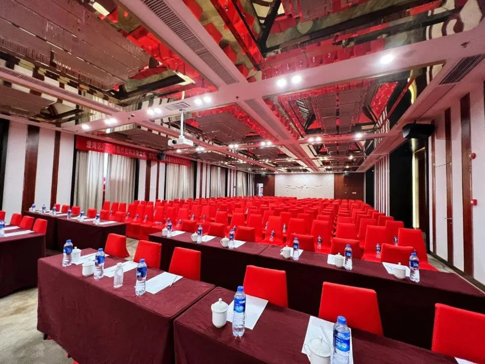 Menshine Gloria Plaza Hotel