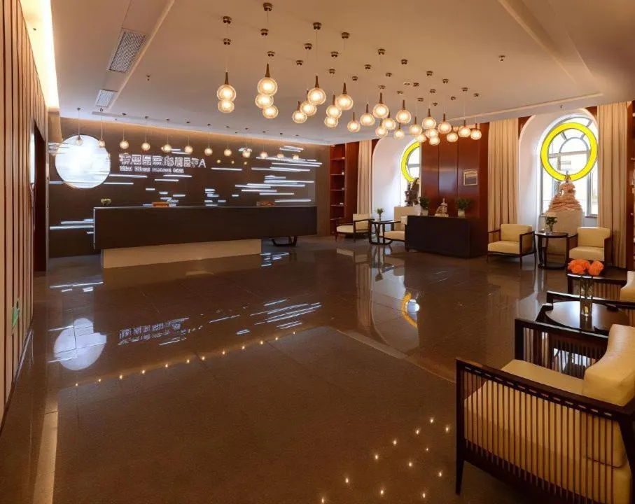 Menshine Gloria Plaza Hotel