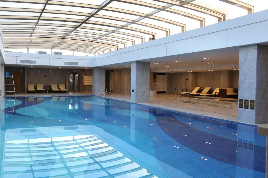 Menshine Gloria Plaza Hotel