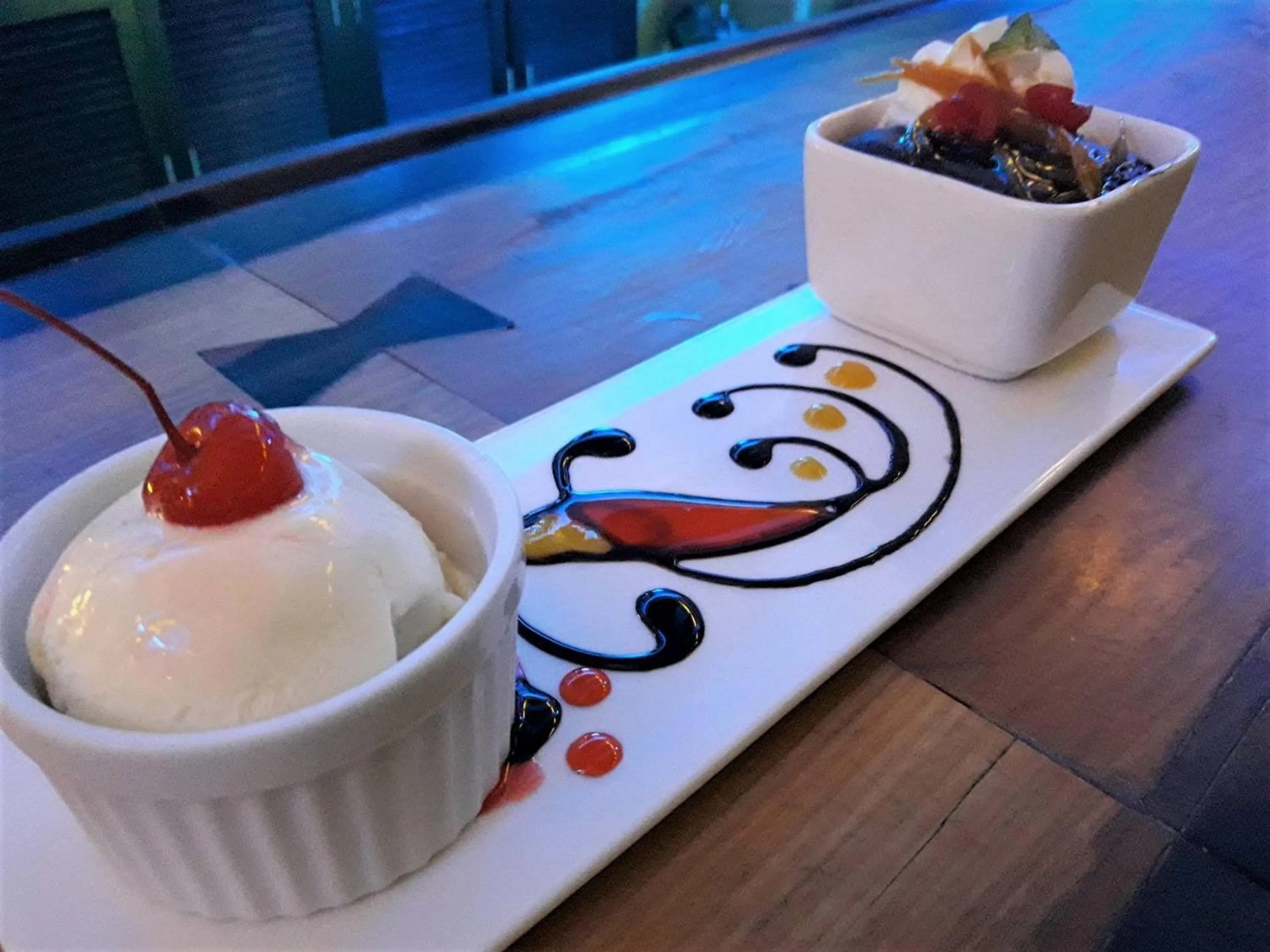 Restaurant/places to eat in Out of the Blue Resort