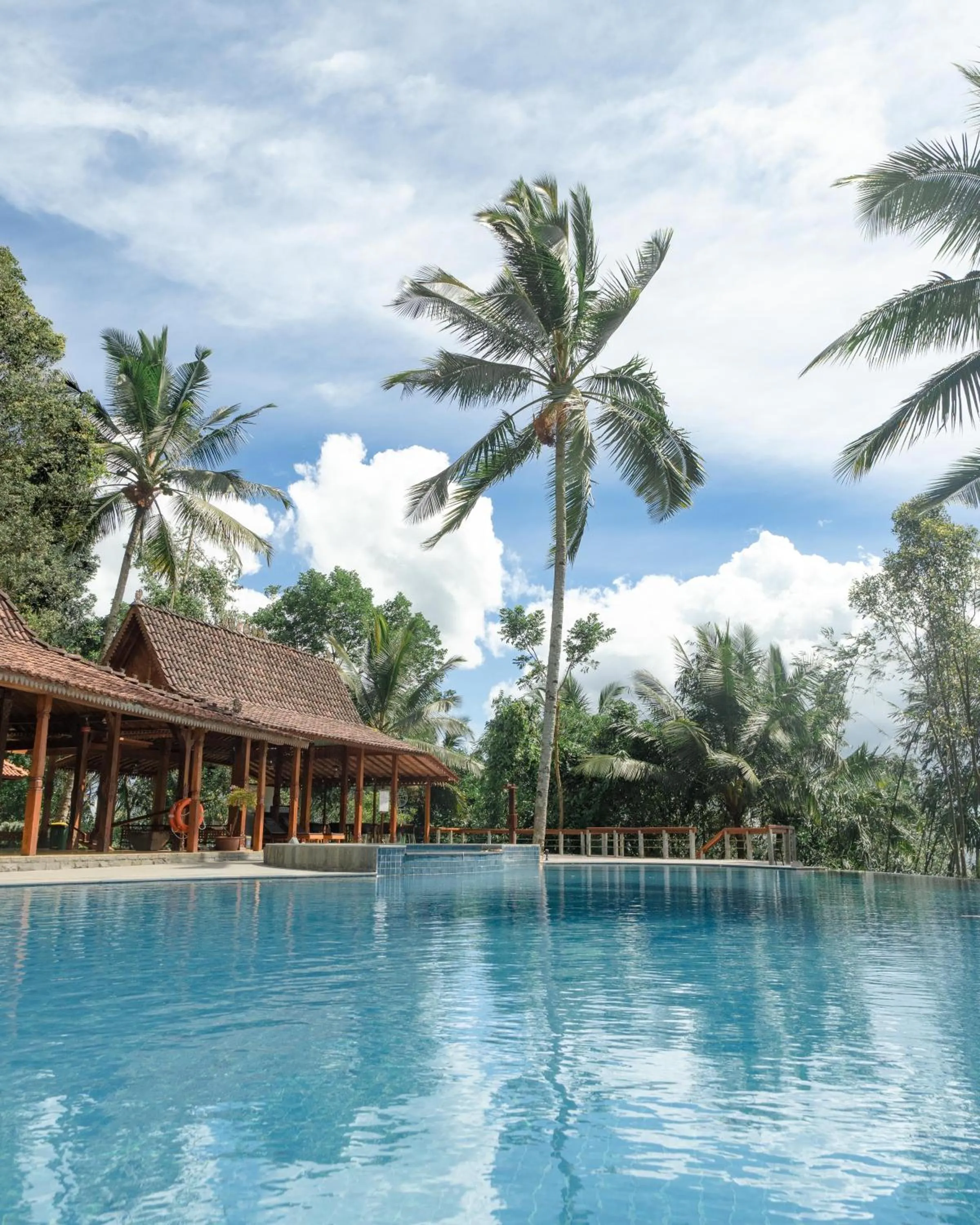Swimming pool in Jiwa Jawa Resort Ijen