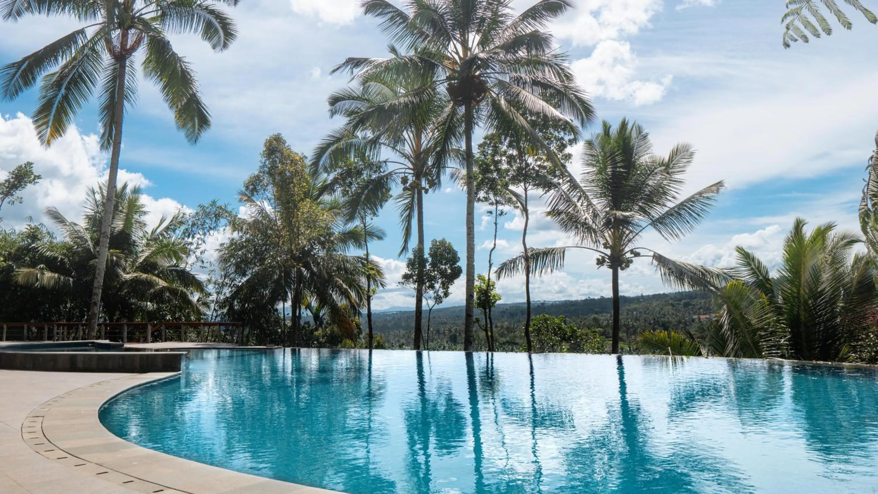 Swimming pool in Jiwa Jawa Resort Ijen