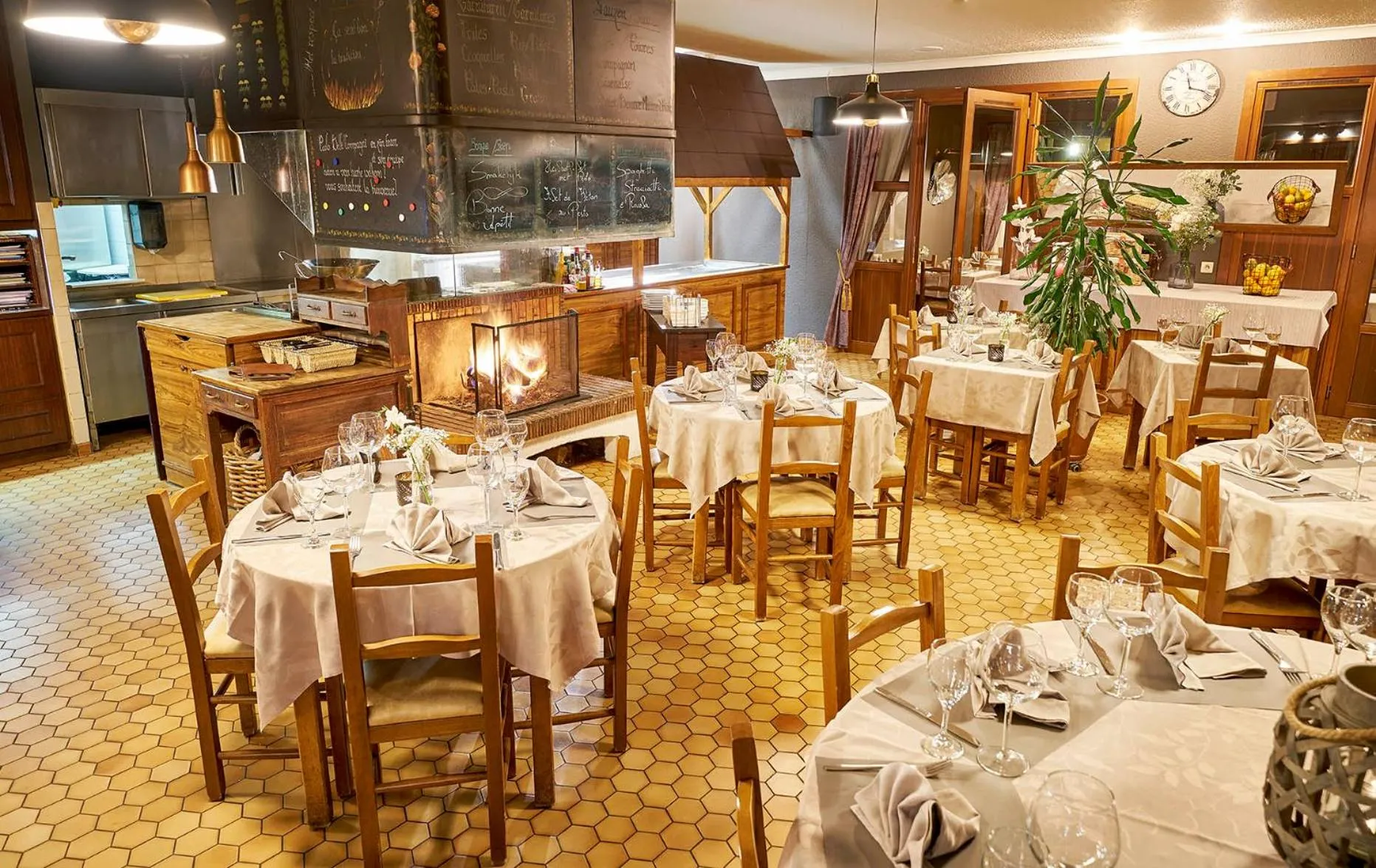 Food and drinks in DC Hotel & Restaurant Brussels South