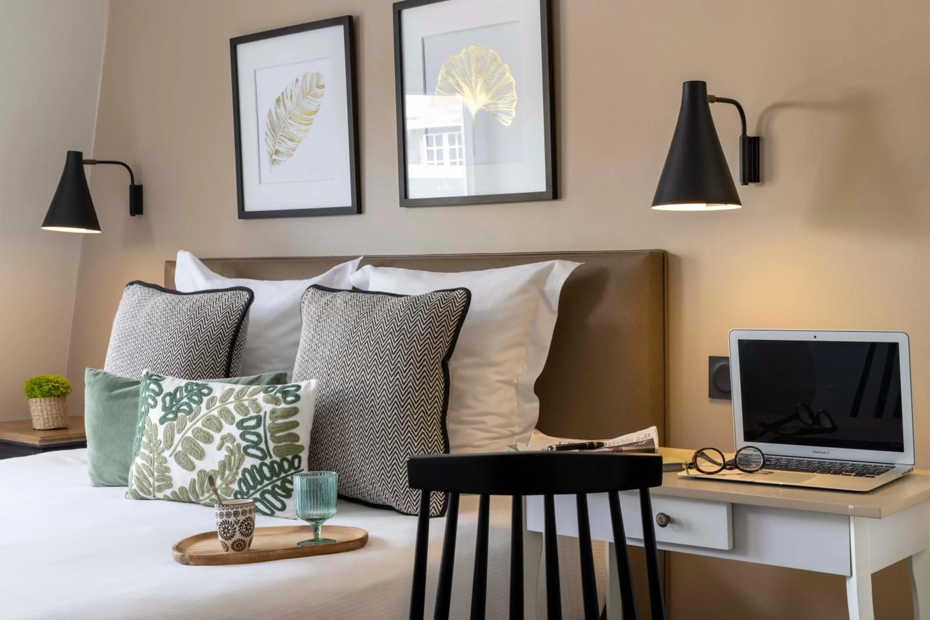 Bed in Hôtel Le Fer à Cheval