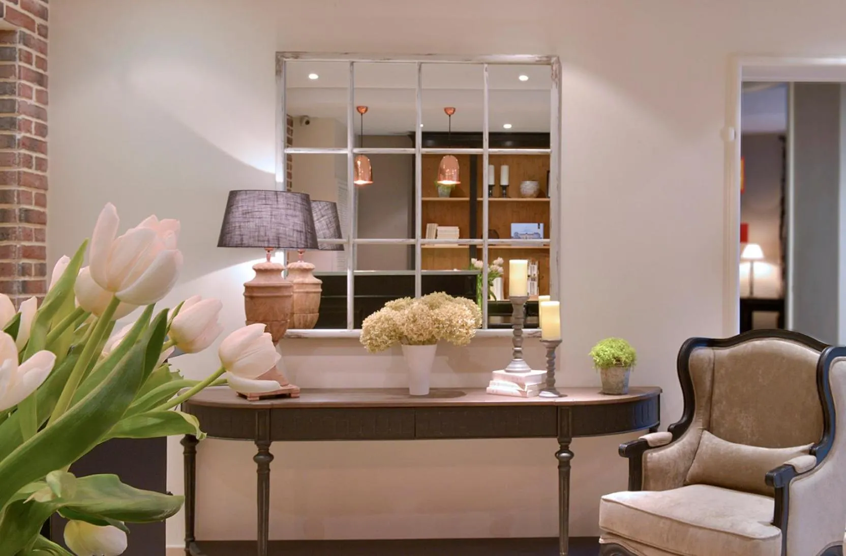 Lobby or reception in Hôtel Le Fer à Cheval