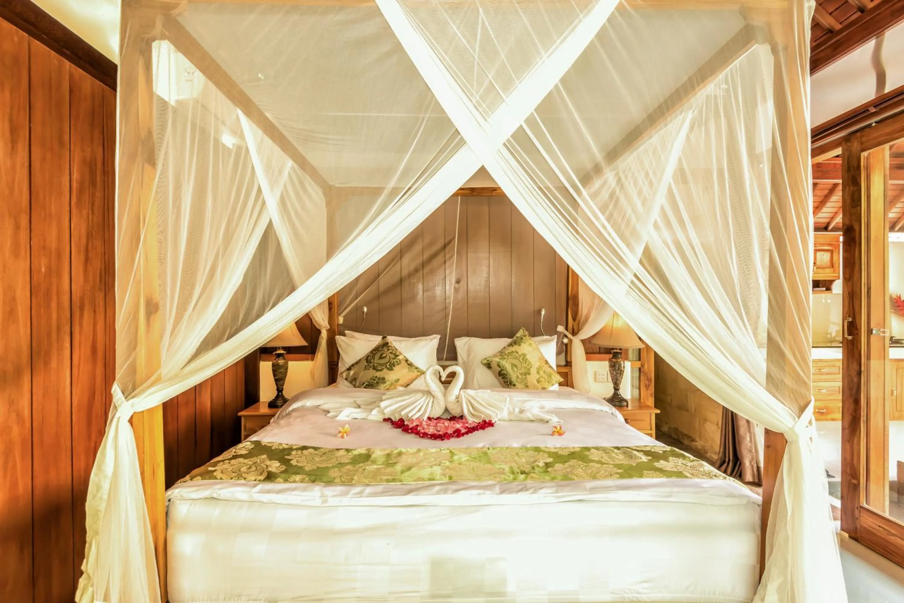 Bed in Naja Private Villa Ubud