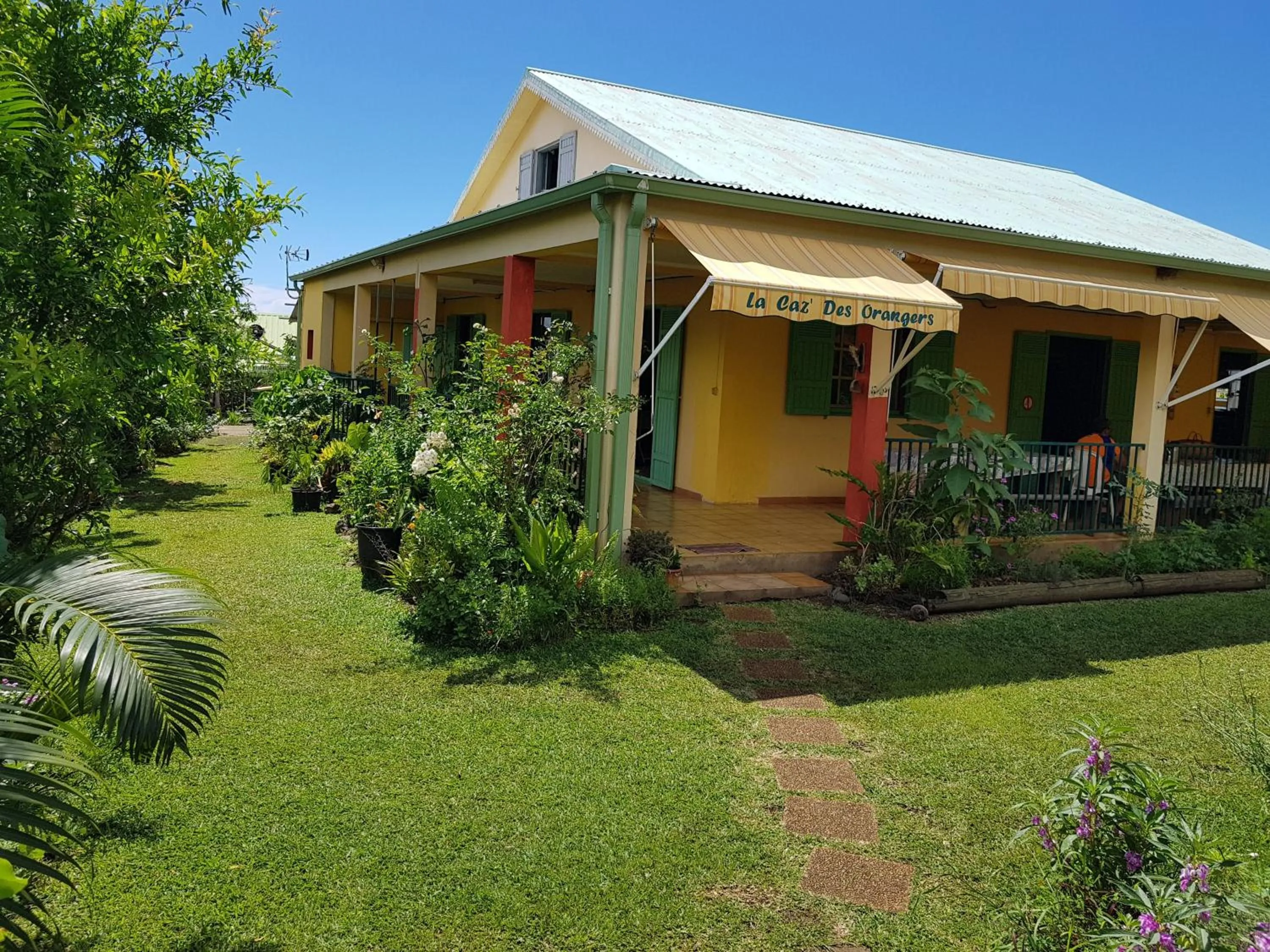 Balcony/Terrace in GITE-Hotel LA CAZ DES ORANGERS