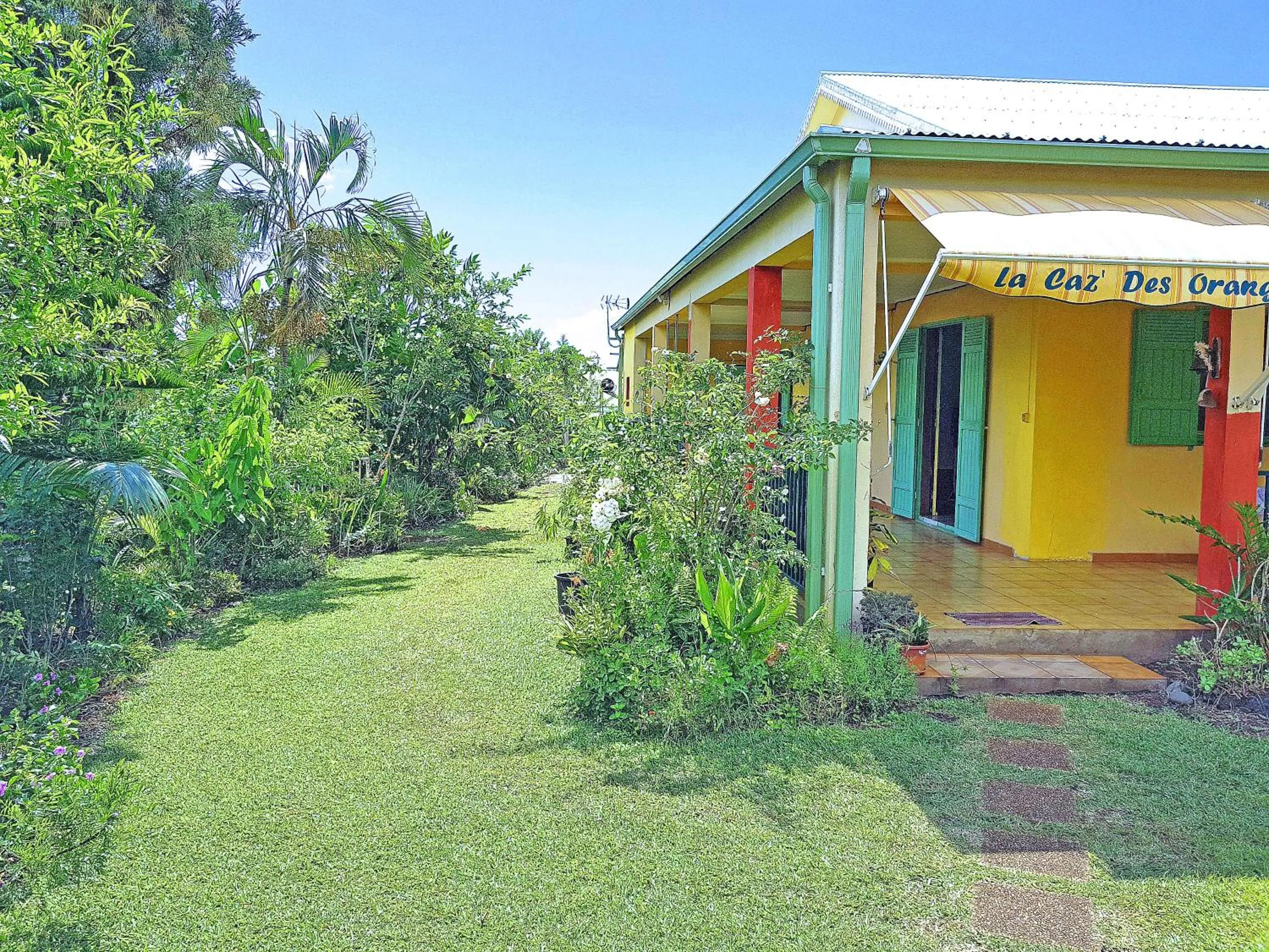 Garden in GITE-Hotel LA CAZ DES ORANGERS
