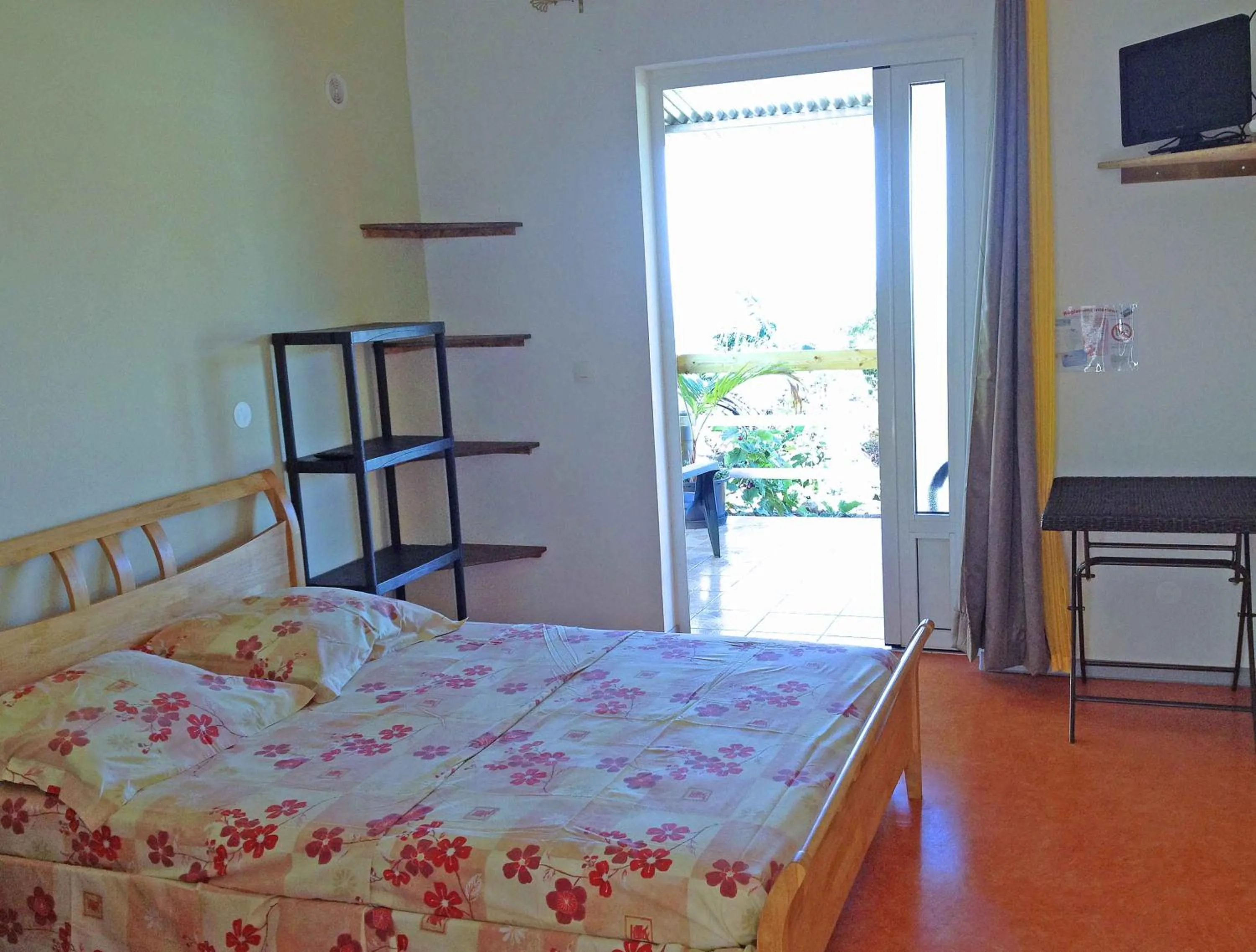 Bed in GITE-Hotel LA CAZ DES ORANGERS