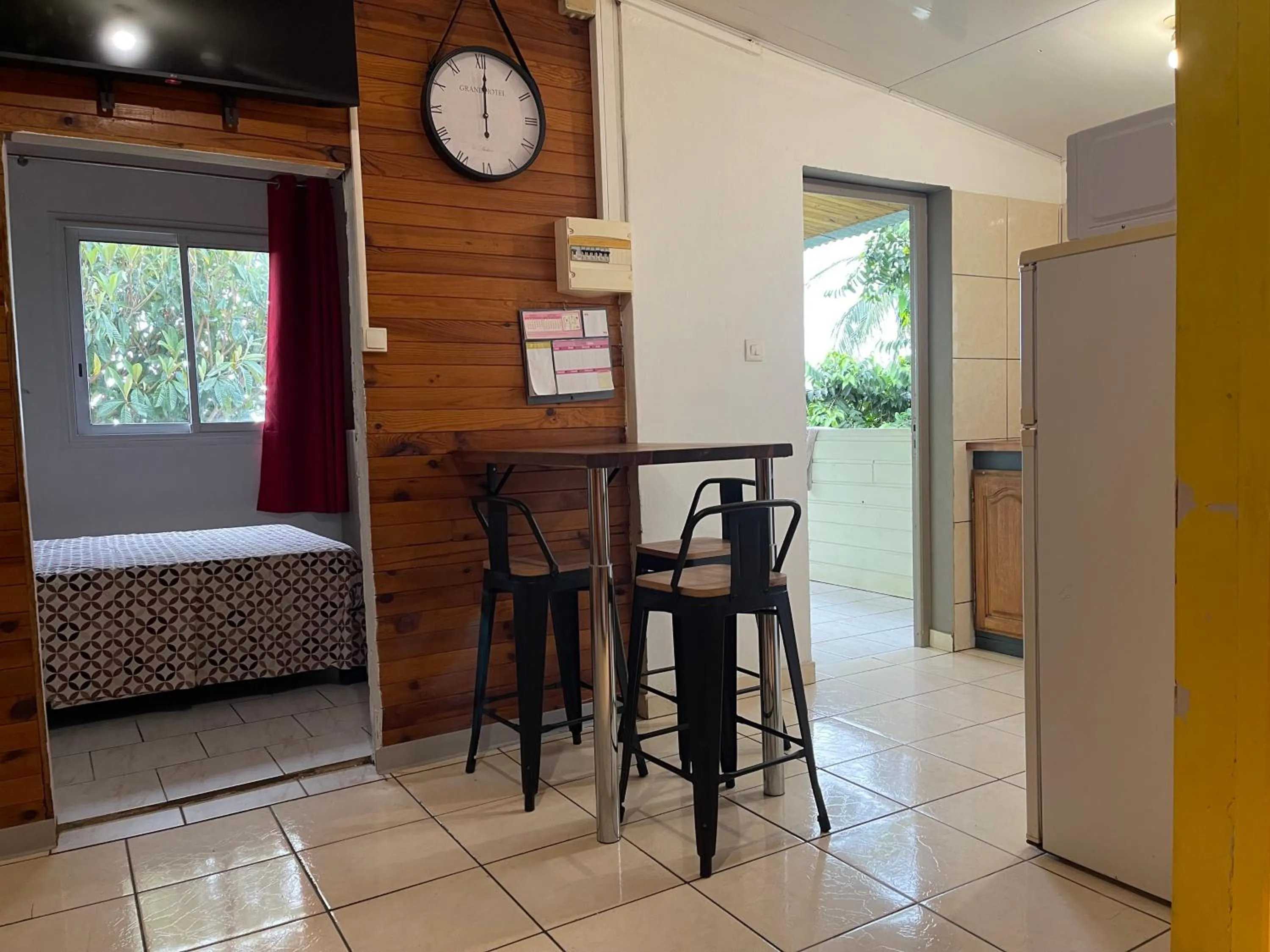 GITE-Hotel LA CAZ DES ORANGERS