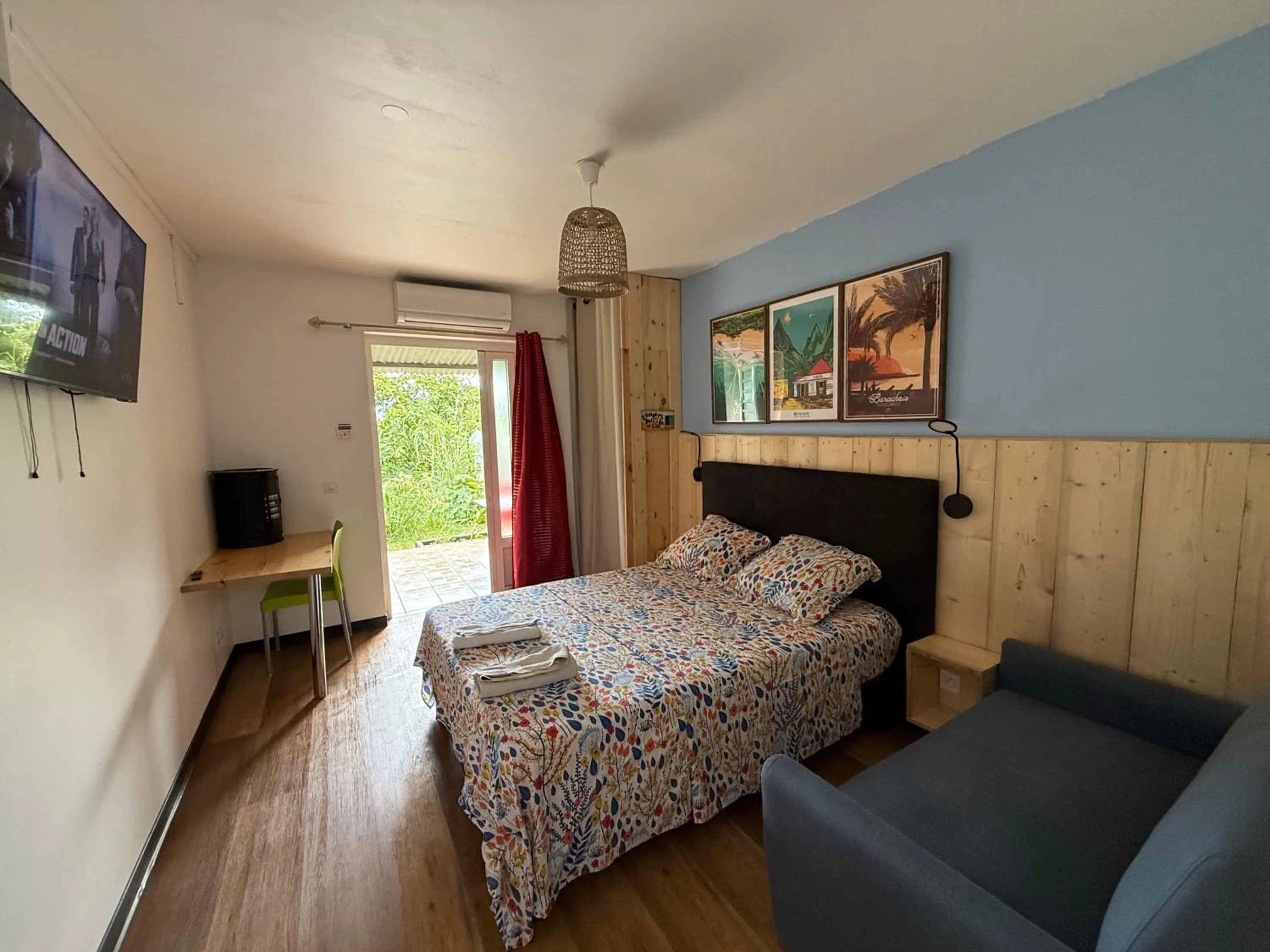 GITE-Hotel LA CAZ DES ORANGERS