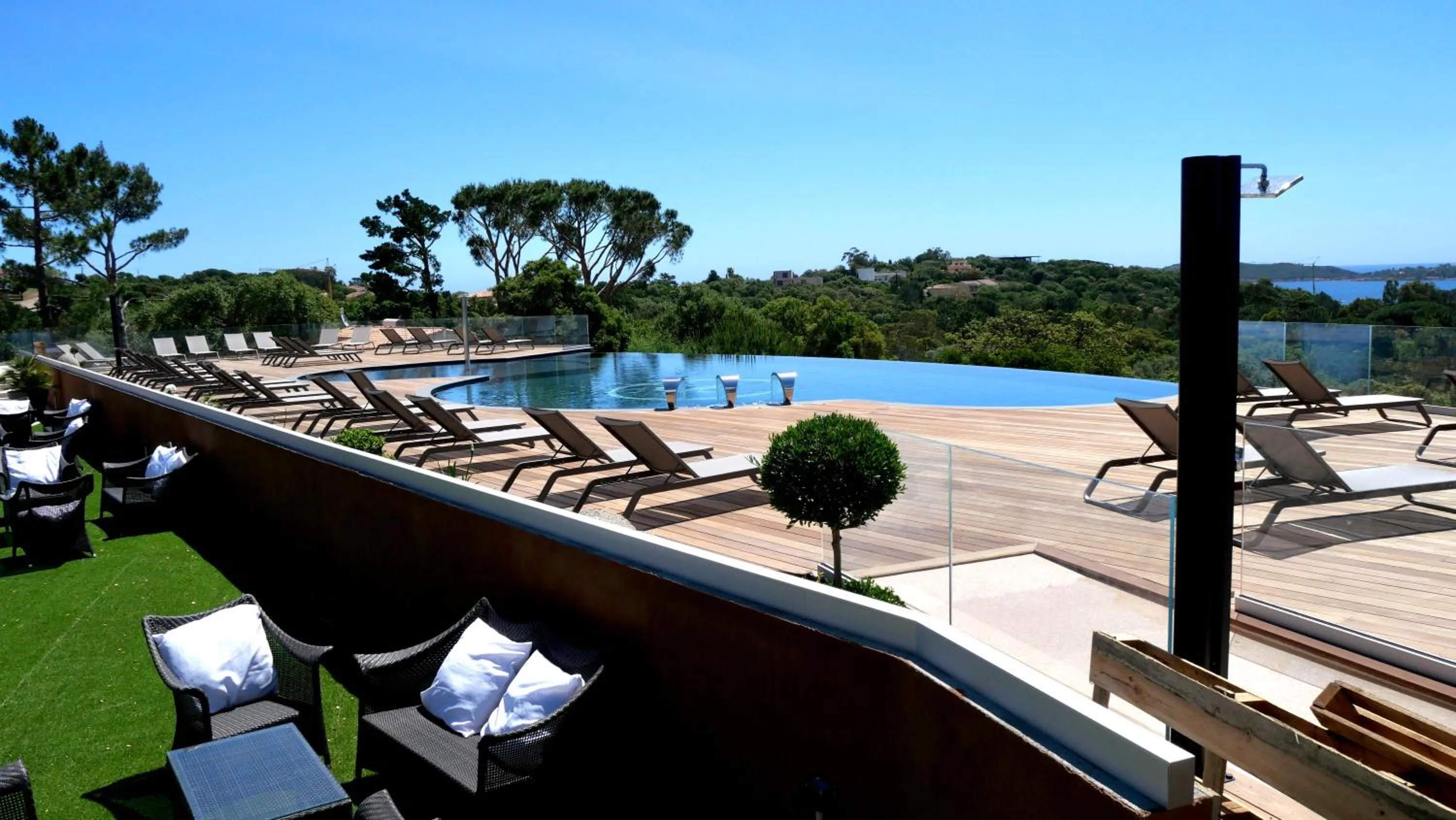 Swimming pool in Hotel U Paesolu
