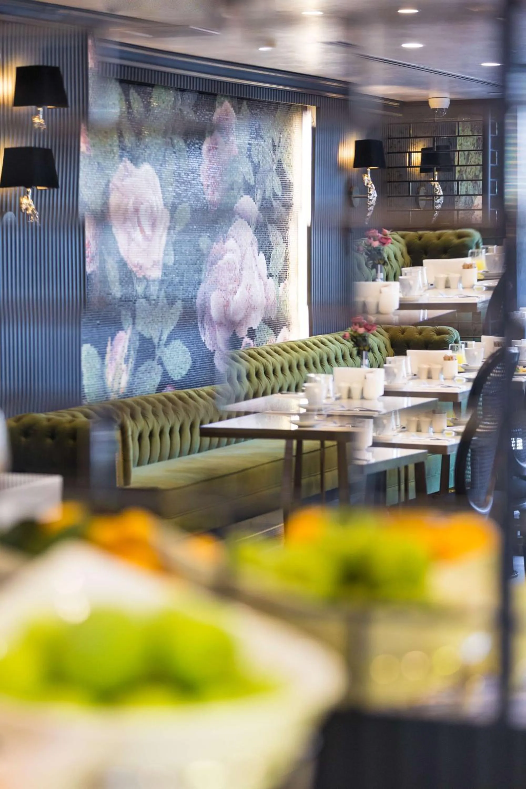 Restaurant/places to eat in DoubleTree By Hilton Izmir Airport