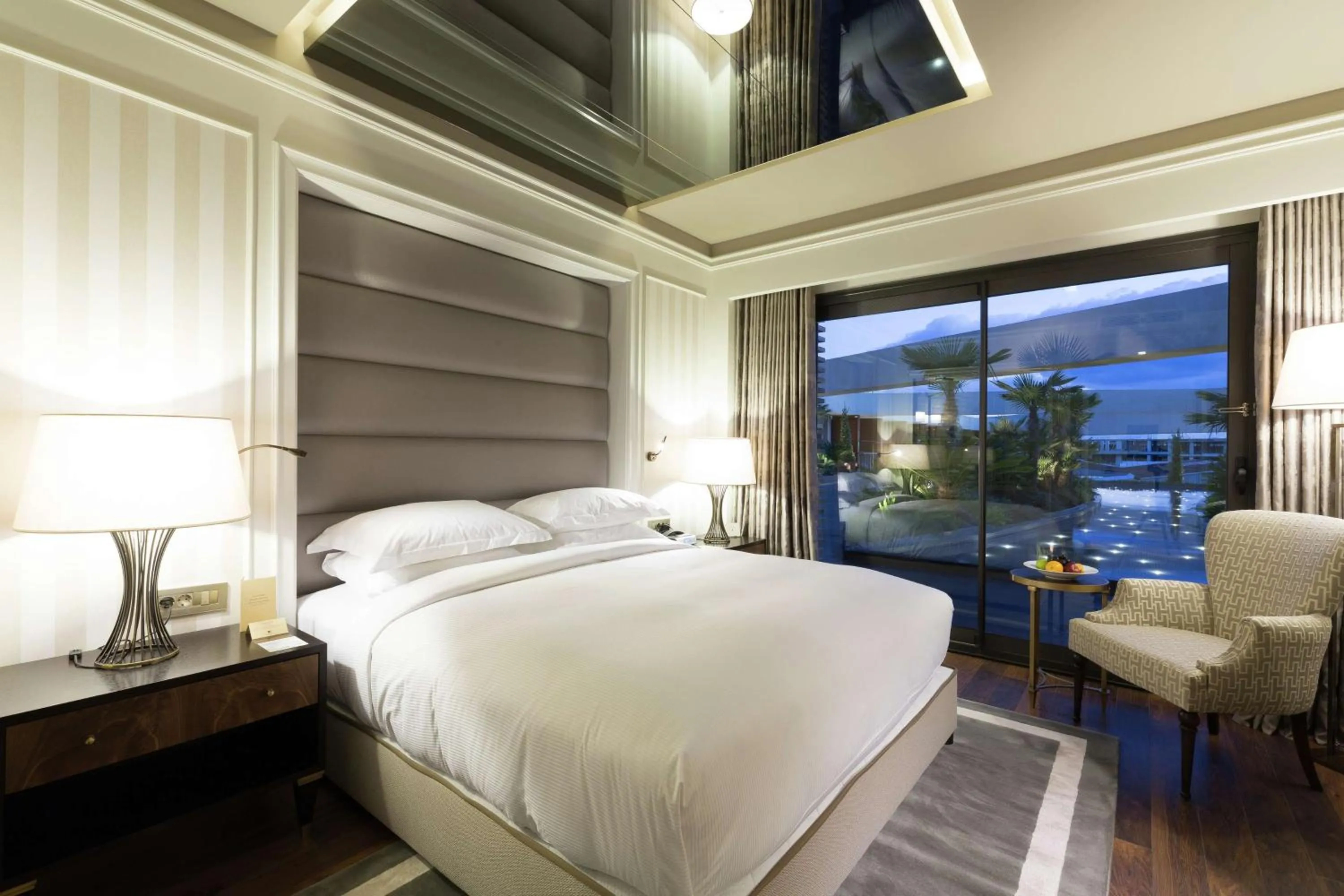 Bed in DoubleTree By Hilton Izmir Airport