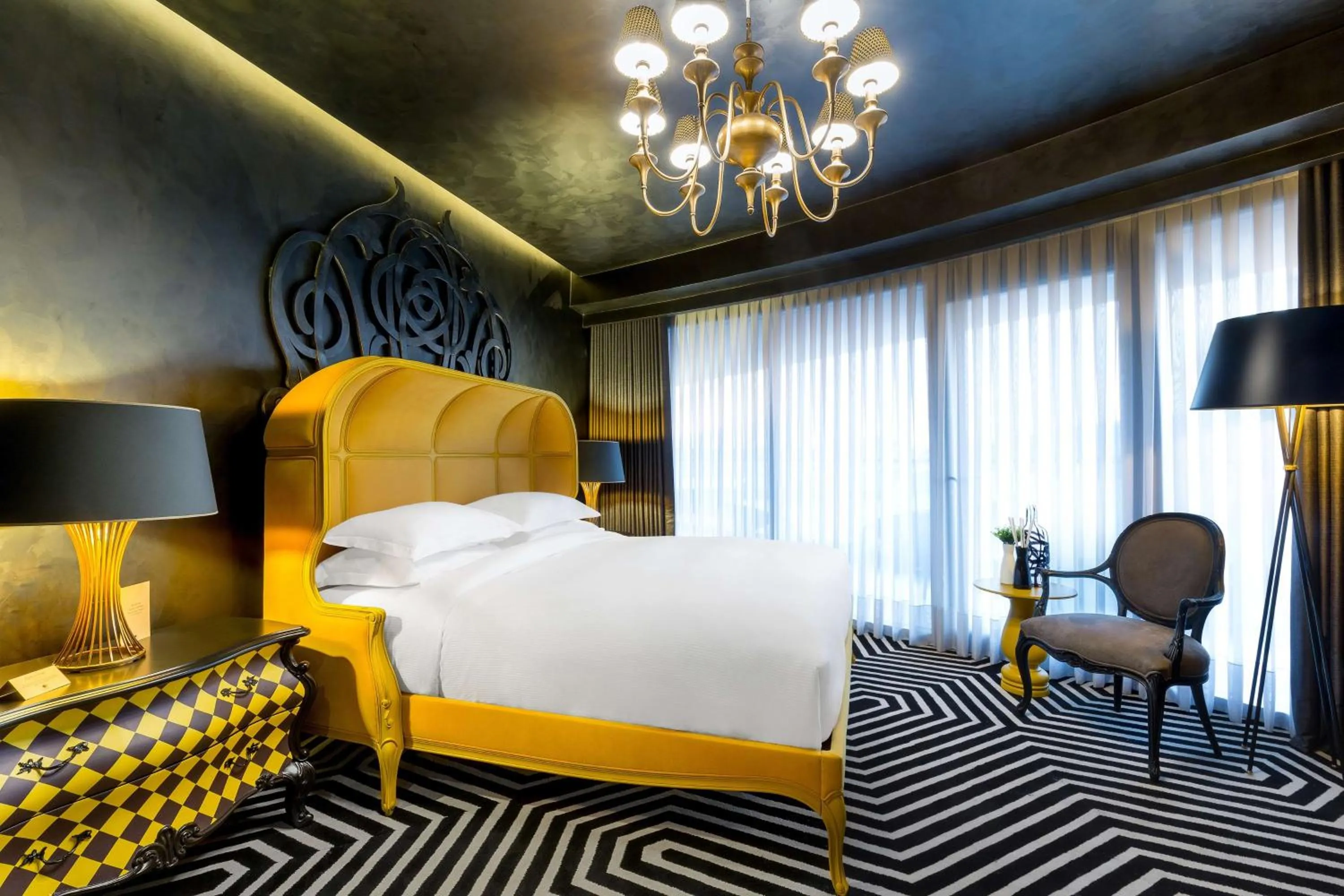 Bed in DoubleTree By Hilton Izmir Airport