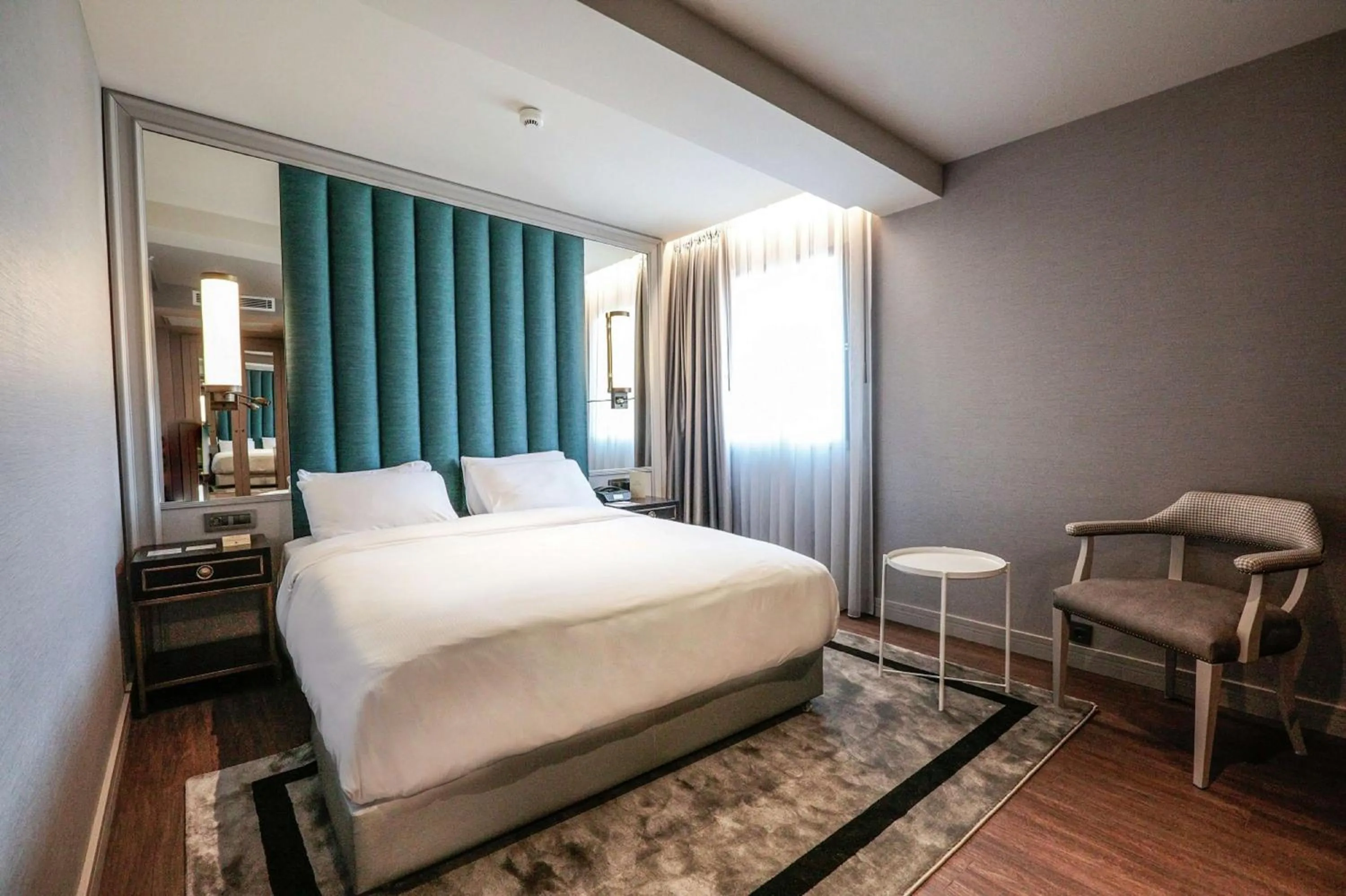Bed in DoubleTree By Hilton Izmir Airport