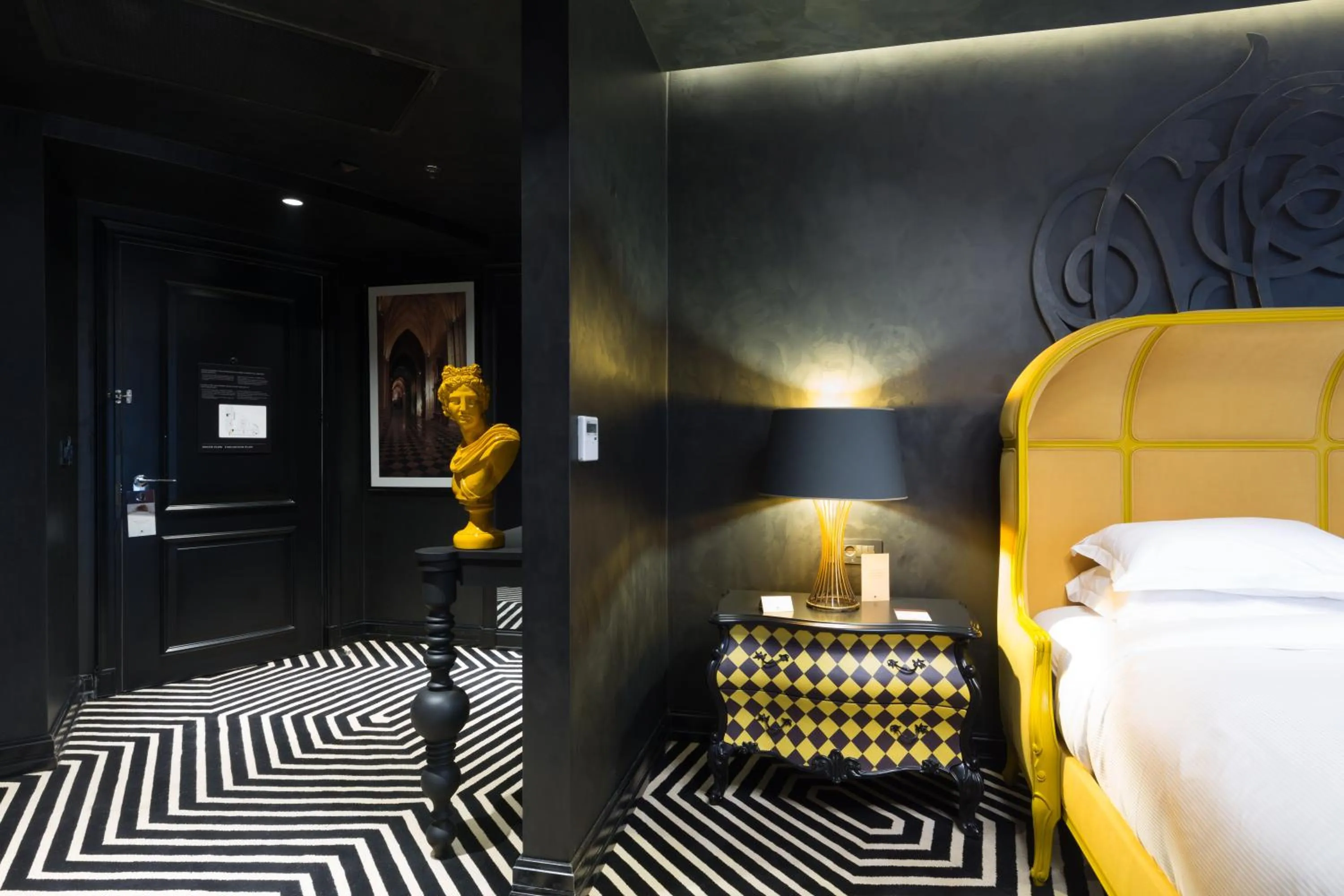 Bed in DoubleTree By Hilton Izmir Airport