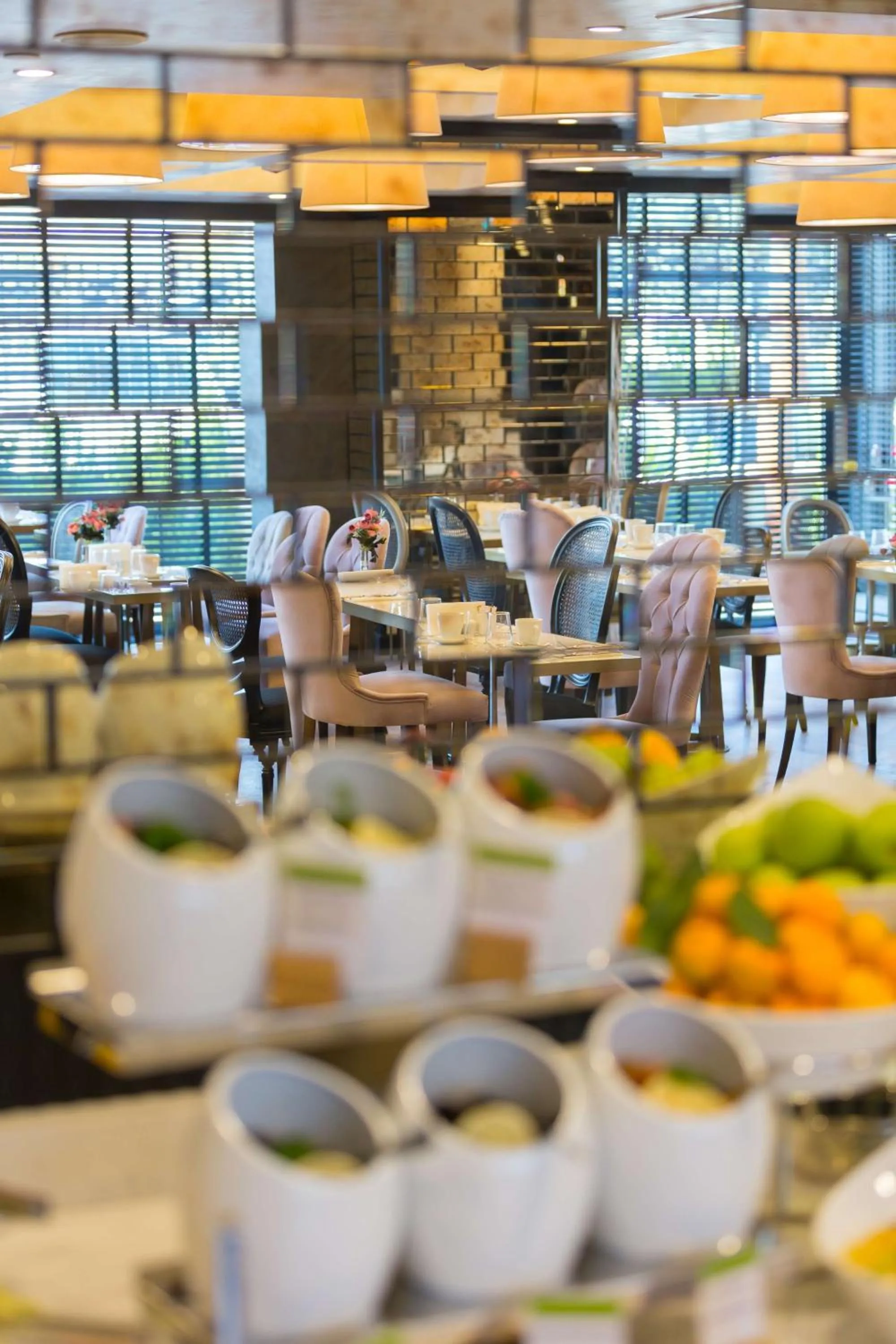 Restaurant/places to eat in DoubleTree By Hilton Izmir Airport