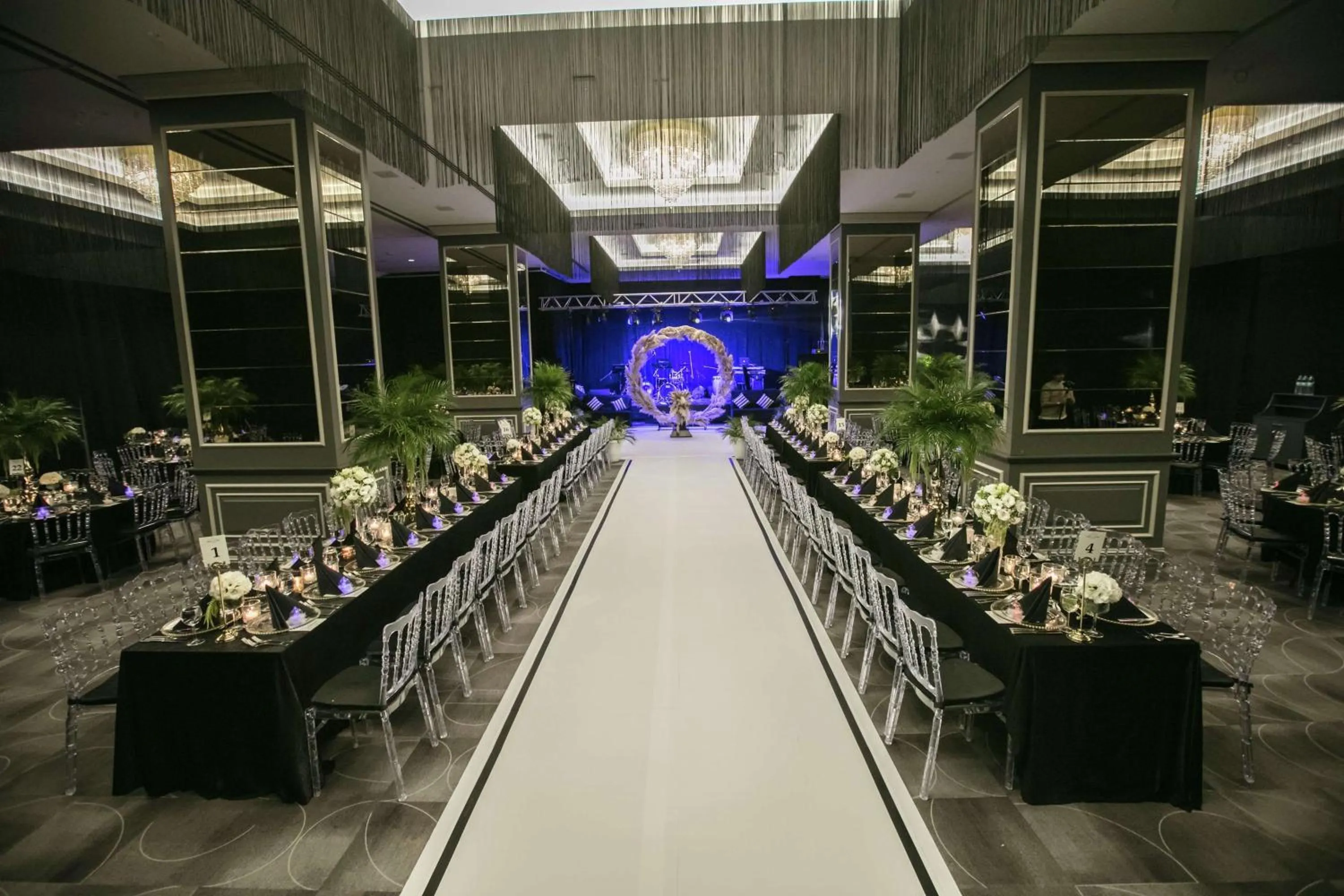 Dining area in DoubleTree By Hilton Izmir Airport