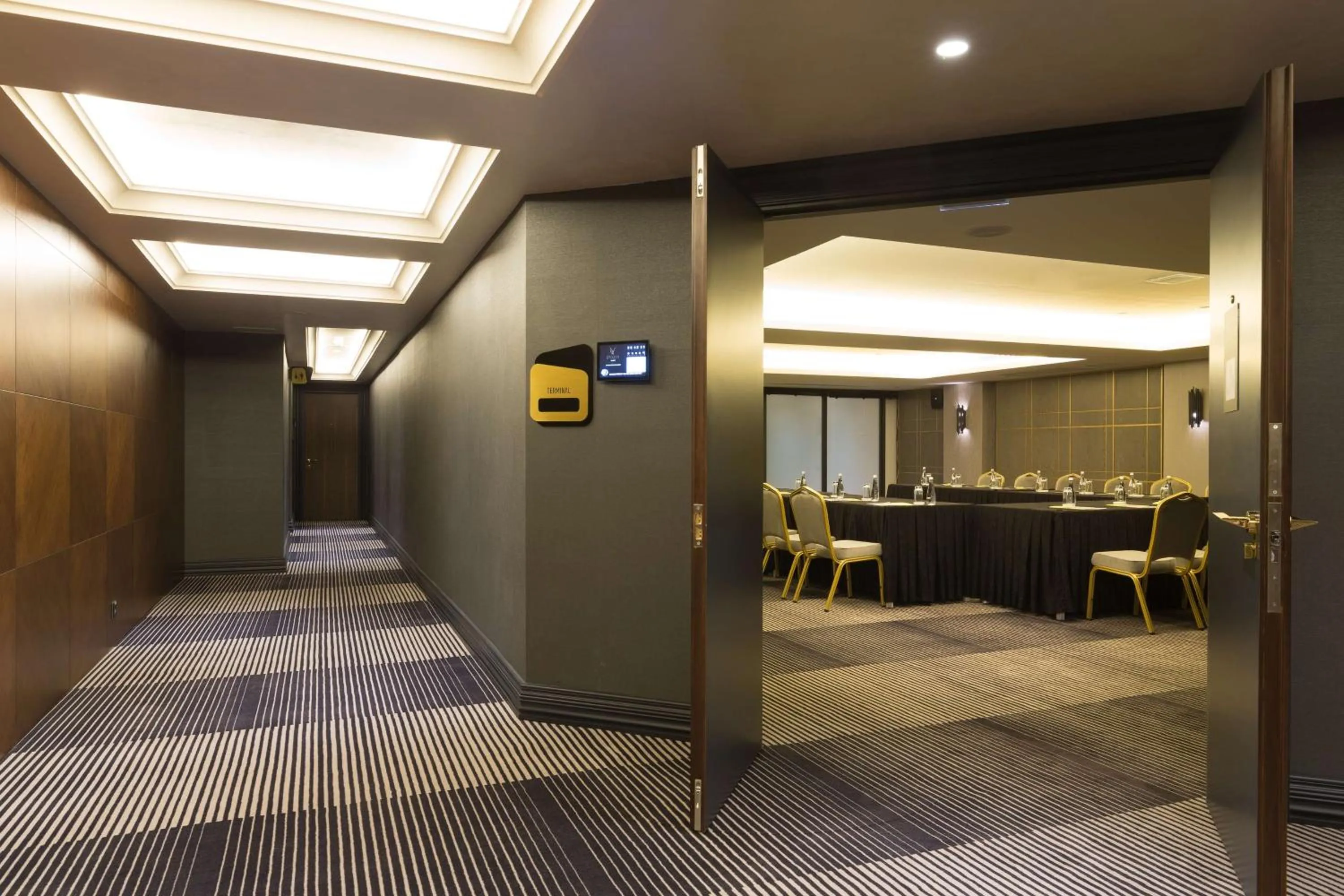 Meeting/conference room in DoubleTree By Hilton Izmir Airport
