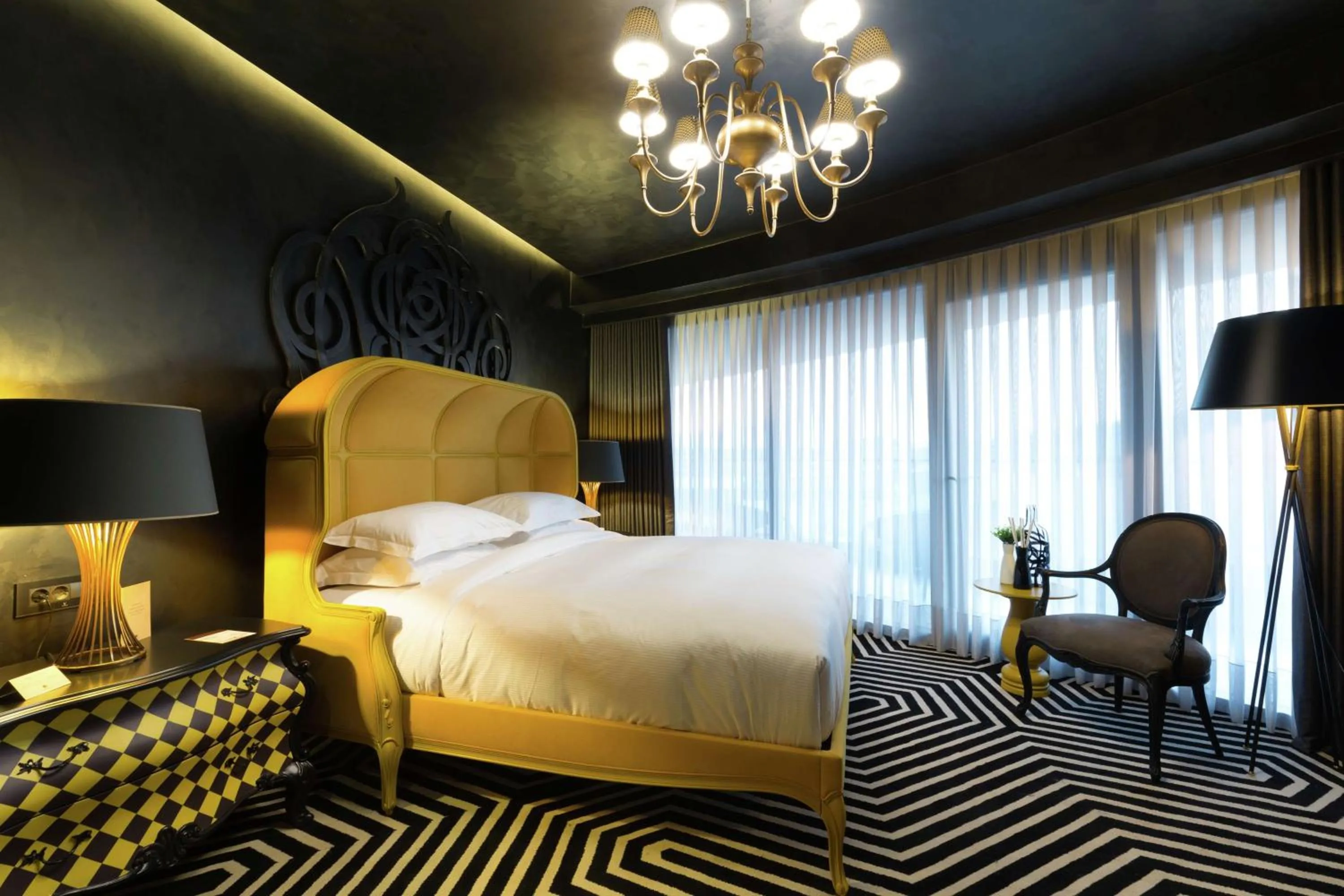 Bed in DoubleTree By Hilton Izmir Airport