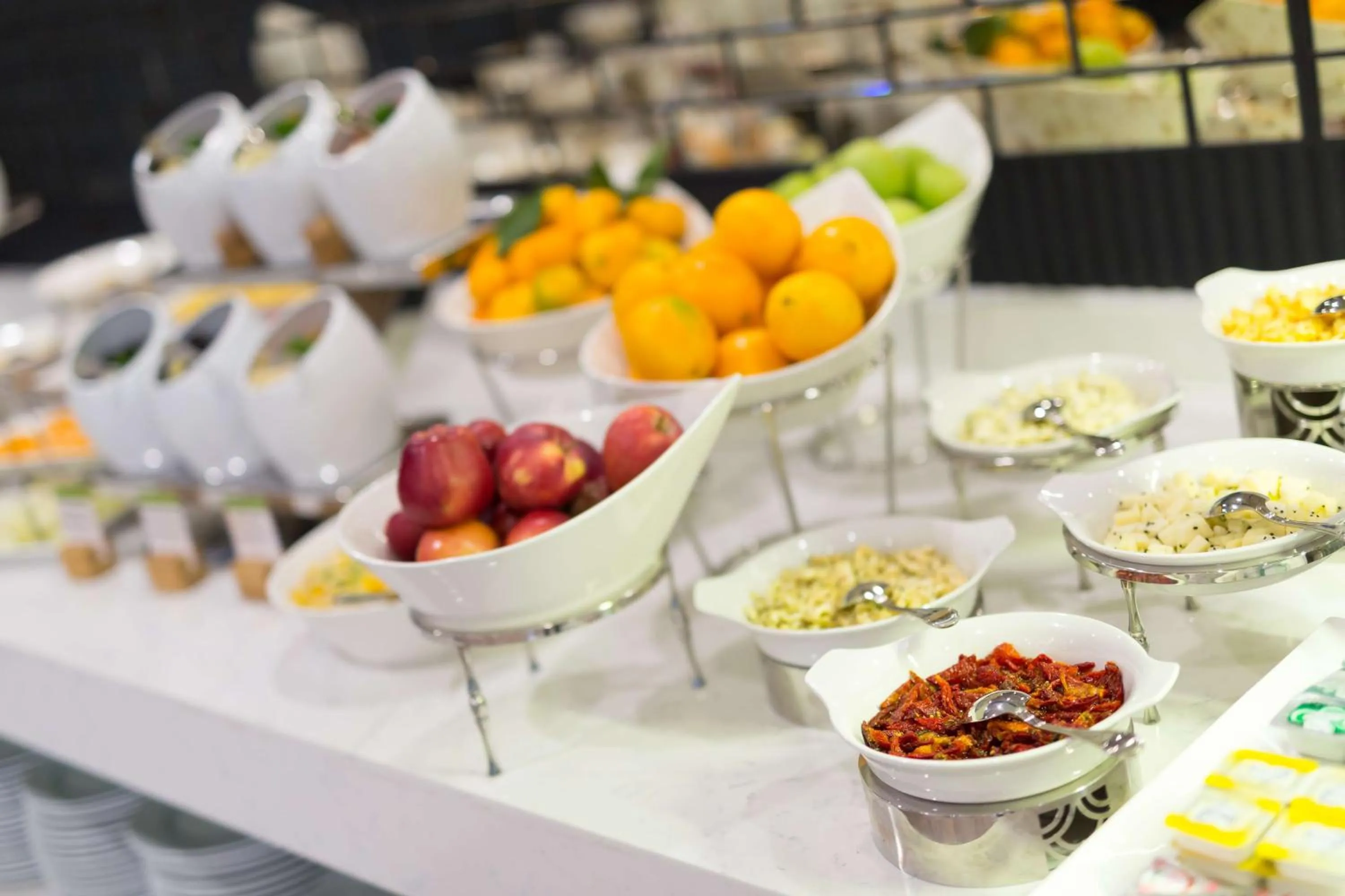 Restaurant/places to eat in DoubleTree By Hilton Izmir Airport