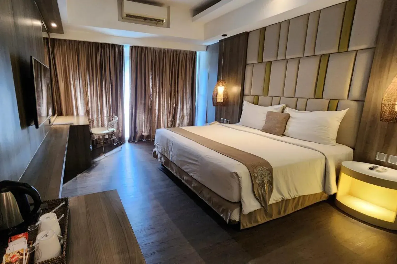 Bed in The Crystal Luxury Bay Resort Nusa Dua - Bali