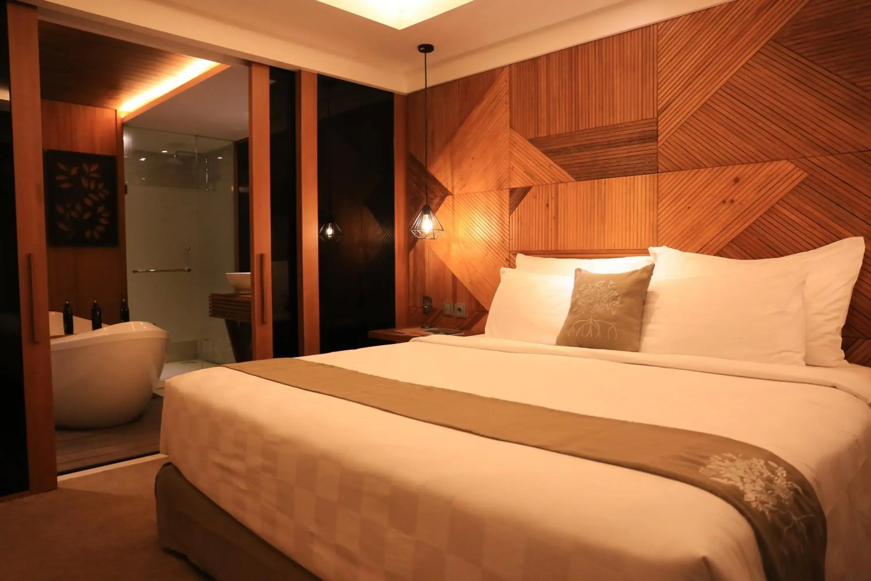 Bed in The Crystal Luxury Bay Resort Nusa Dua - Bali