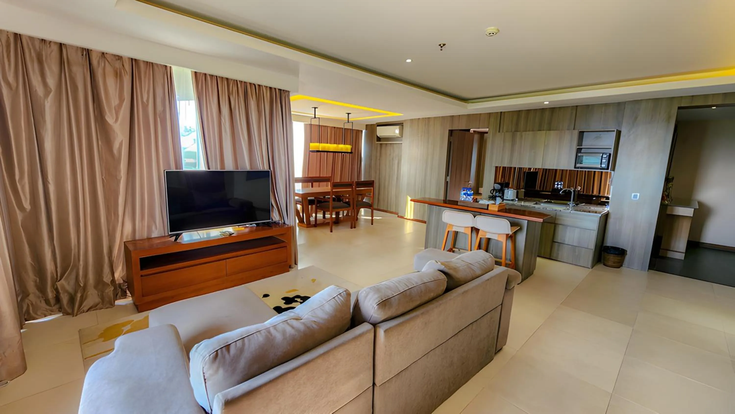 Communal lounge/ TV room in The Crystal Luxury Bay Resort Nusa Dua