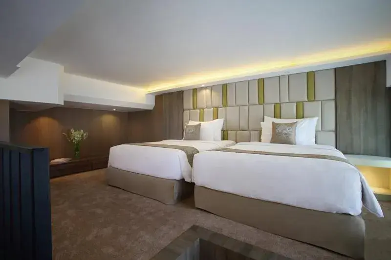 Bedroom, Bed in The Crystal Luxury Bay Resort Nusa Dua - Bali