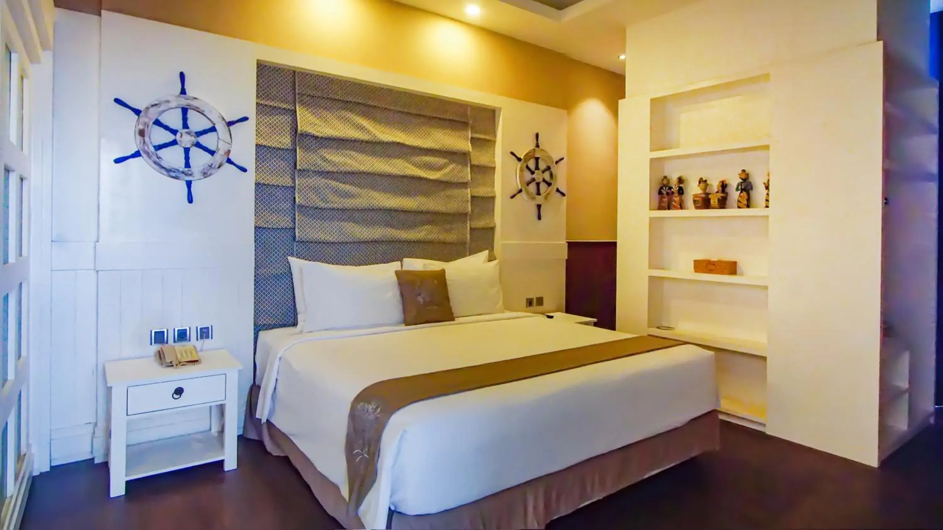 Bed in The Crystal Luxury Bay Resort Nusa Dua - Bali