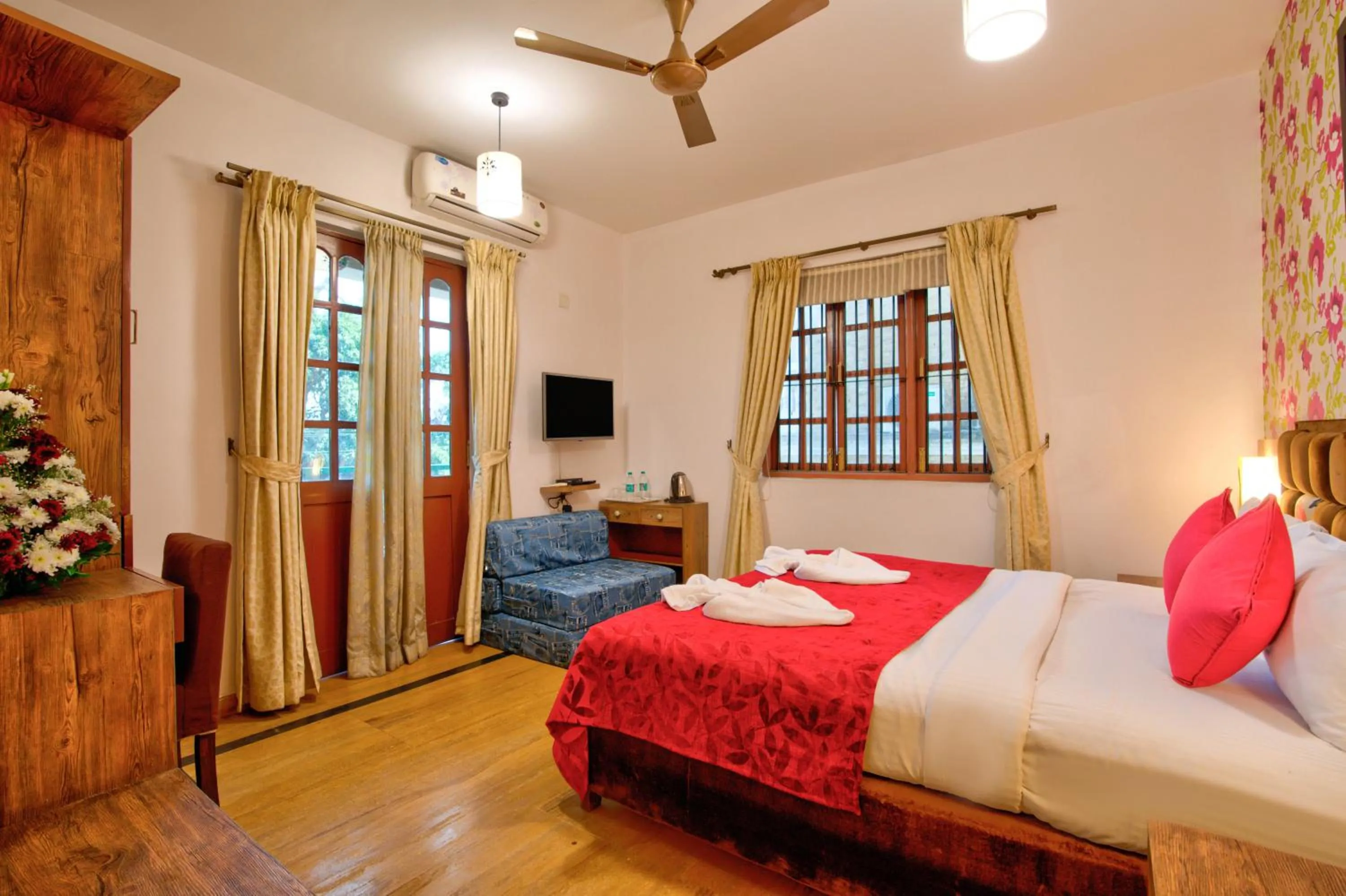 Photo of the whole room, Bed in Resort Martins Siesta , A Portuguese Heritage Resort in Calangute