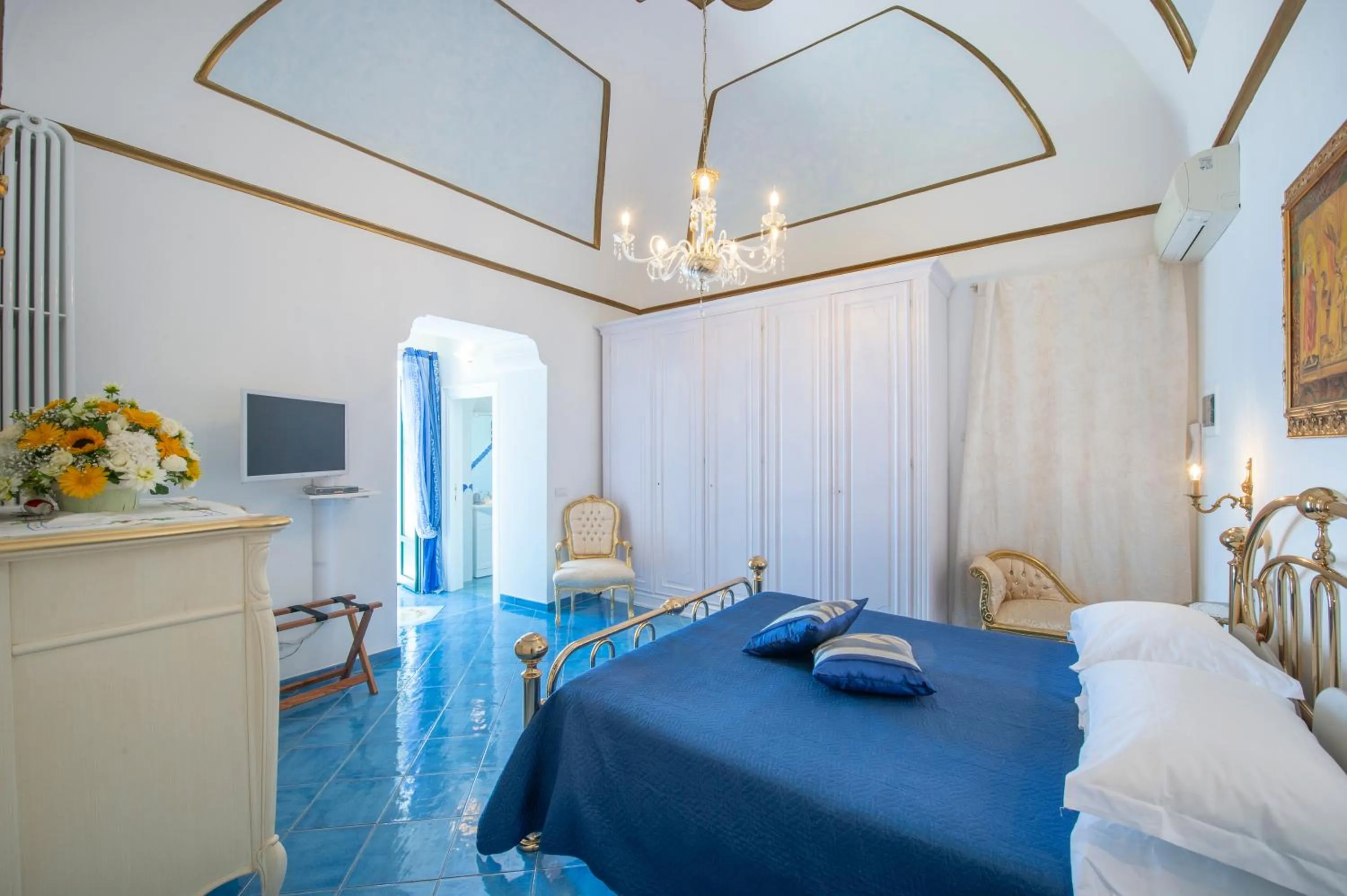 Bed in Palazzo Rocco Villa Sunshining in Love