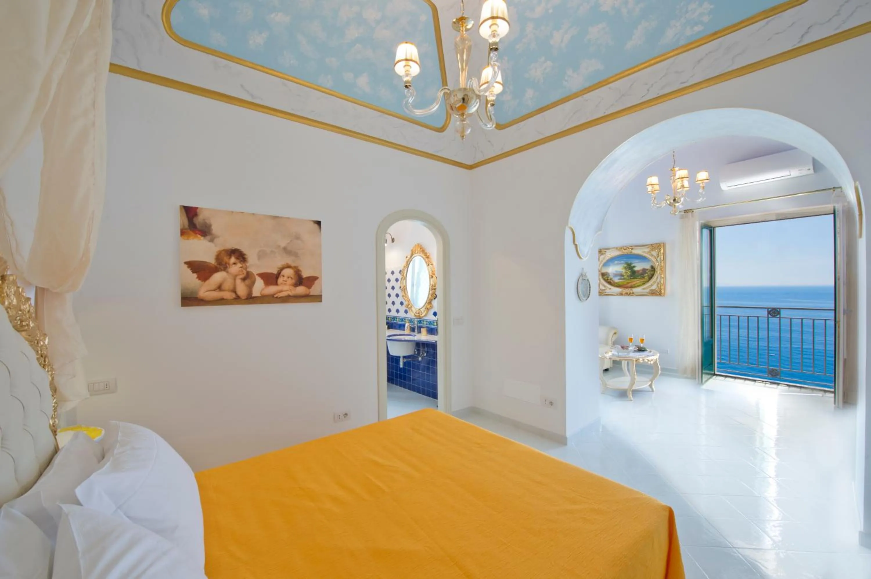 Bathroom, Bed in Palazzo Rocco Villa Sunshining in Love