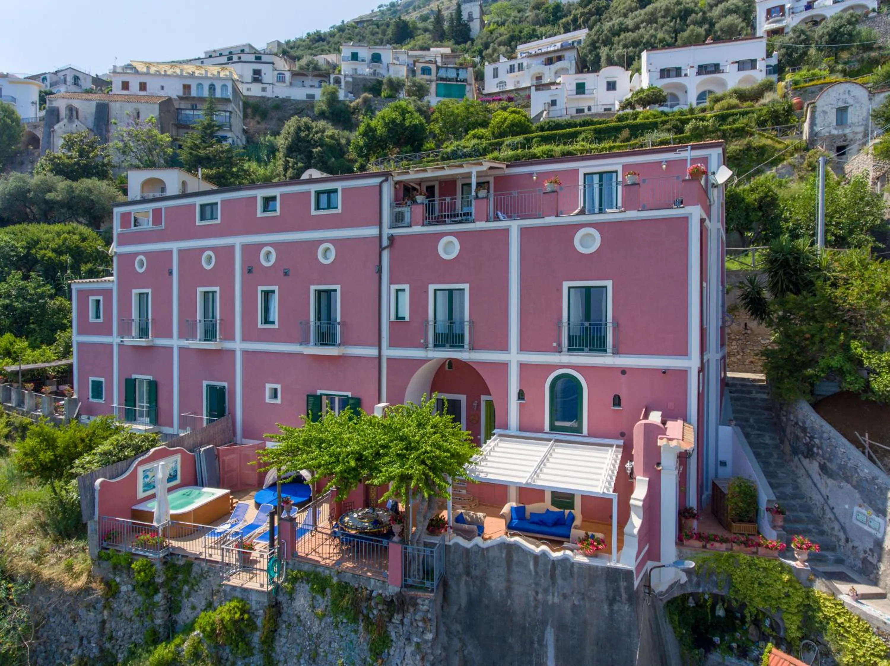 Property building in Palazzo Rocco Villa Sunshining in Love